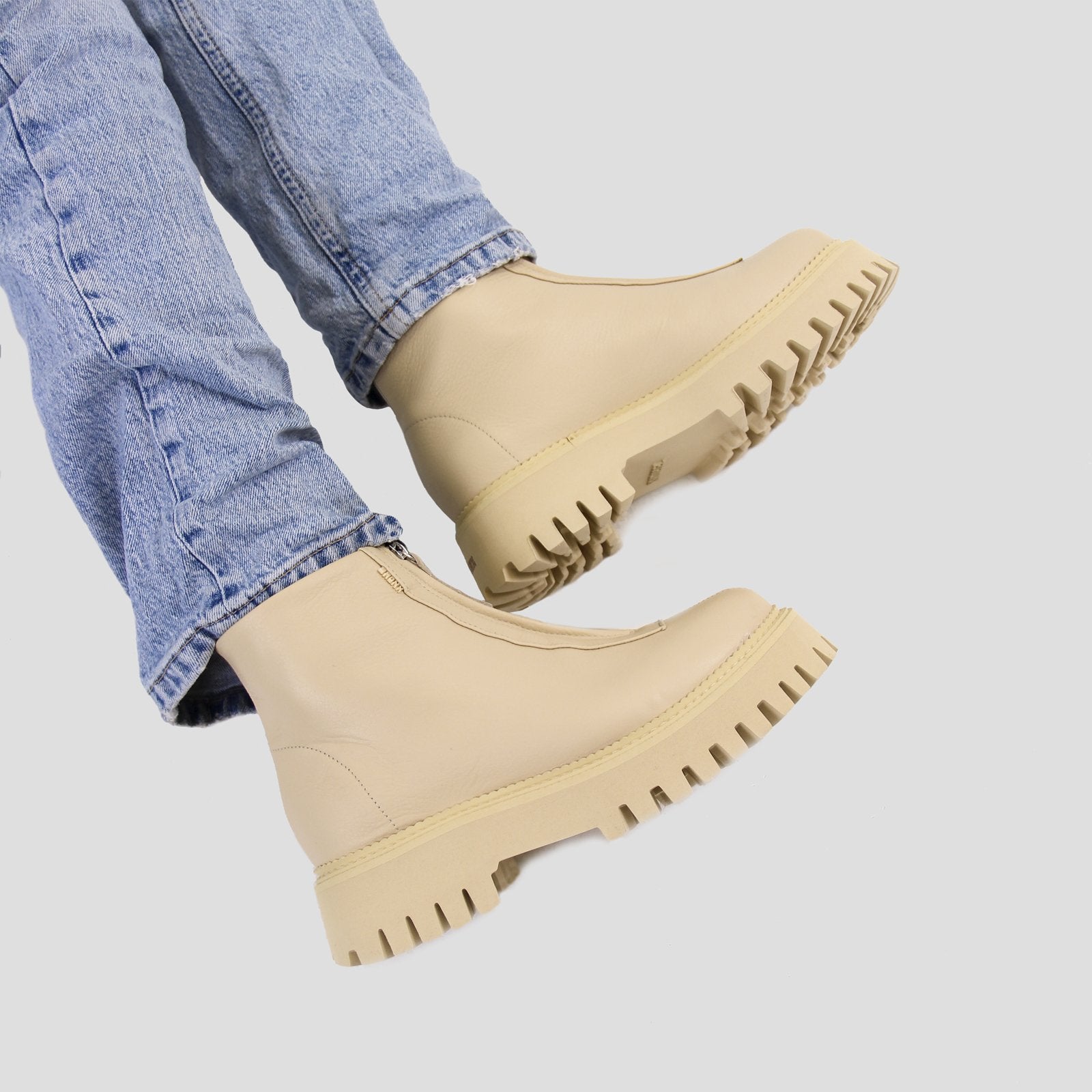 Groovy Front Zip Camel Boots 47369-A25 - 08