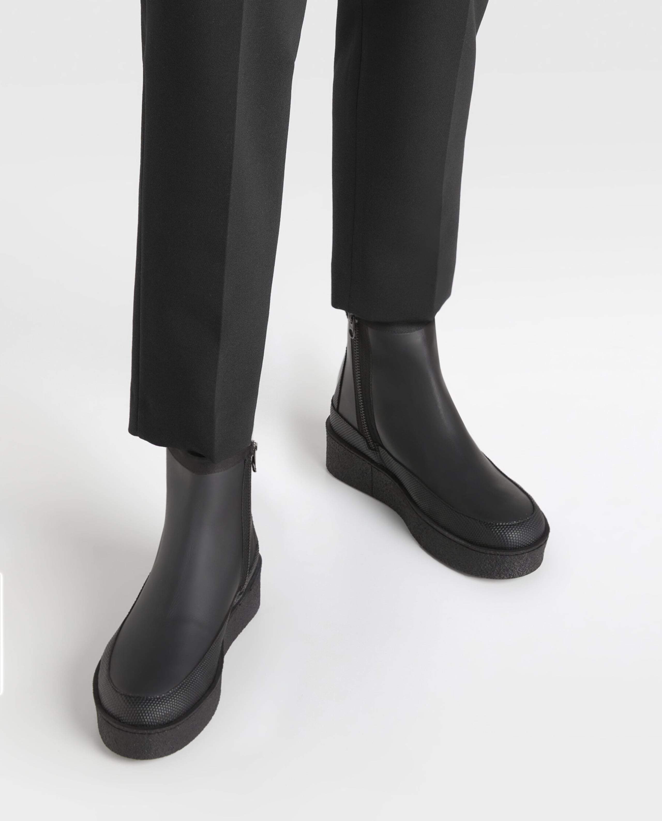 Aria Coated Leather Black Chelsea Boots 1020919126-014 - 03