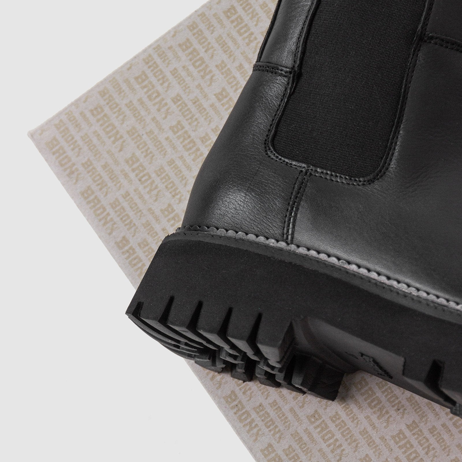 Groovy Chelsea Black Boots 47268-A01 - 08