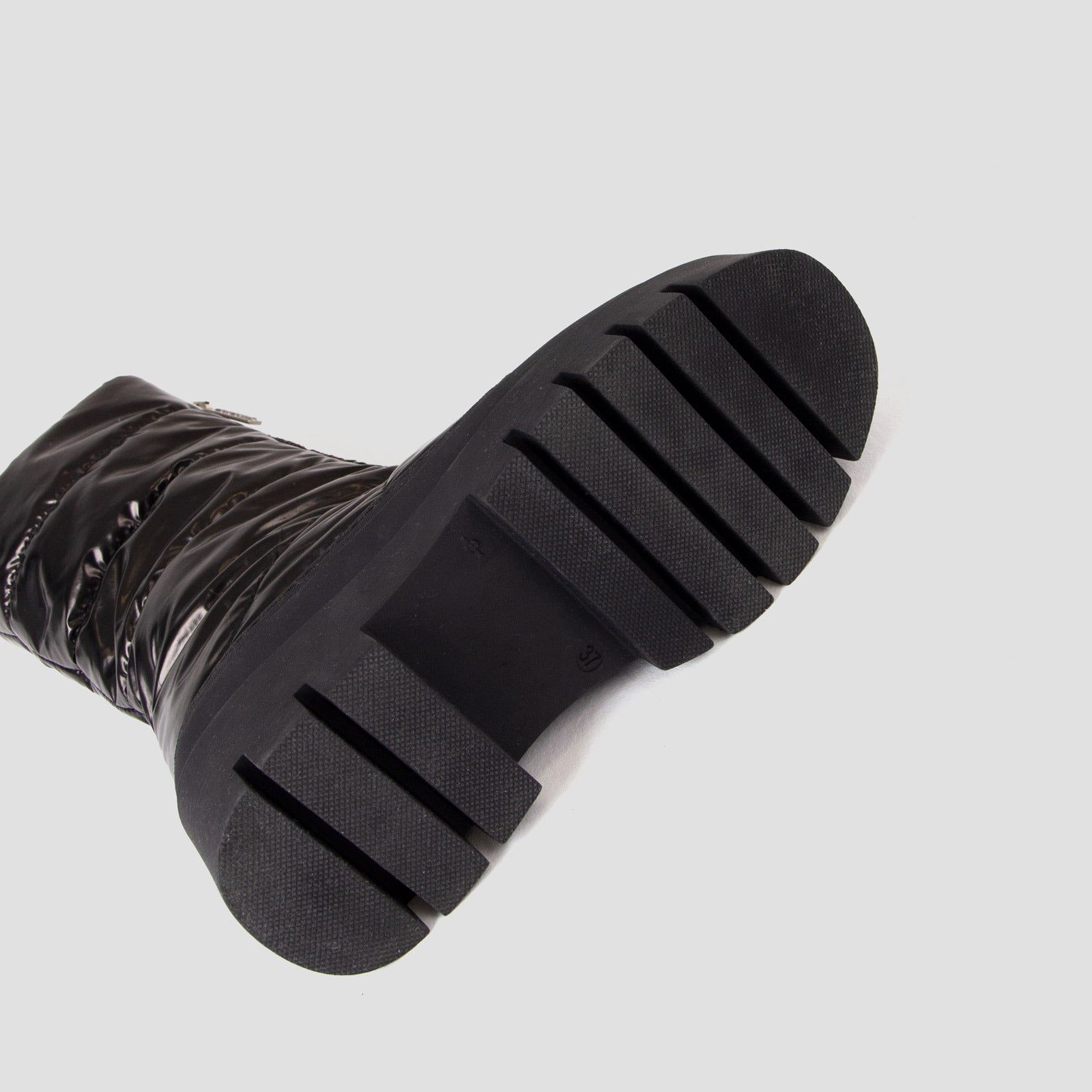 Evi-Ann Front Zip Black Chunky Boots 47379-P-01 -10