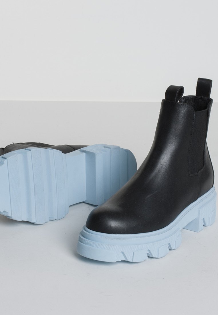 Asta Black Sky Leather Chelsea Boots Boots
