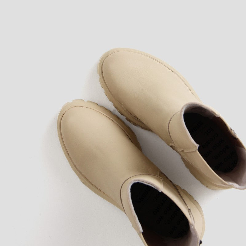 Curvy Chelsea Camel Boots 47365-A25 - 04