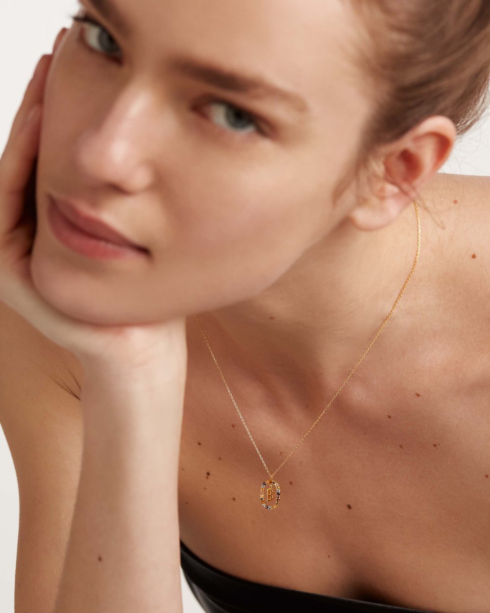 Letter B Circle Necklace CO01-261-U - 05