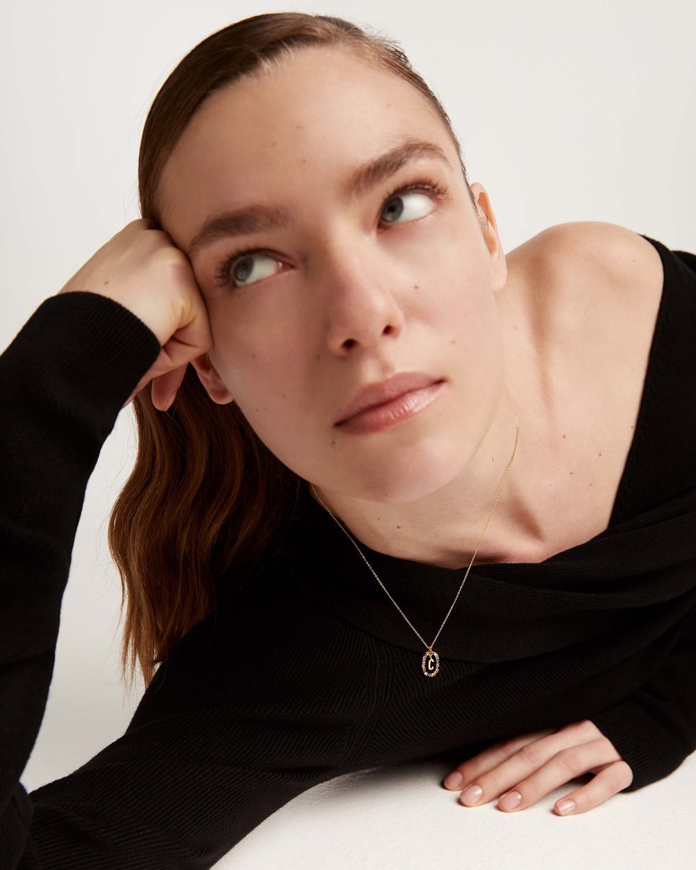 Letter C Circle Necklace CO01-262-U - 06