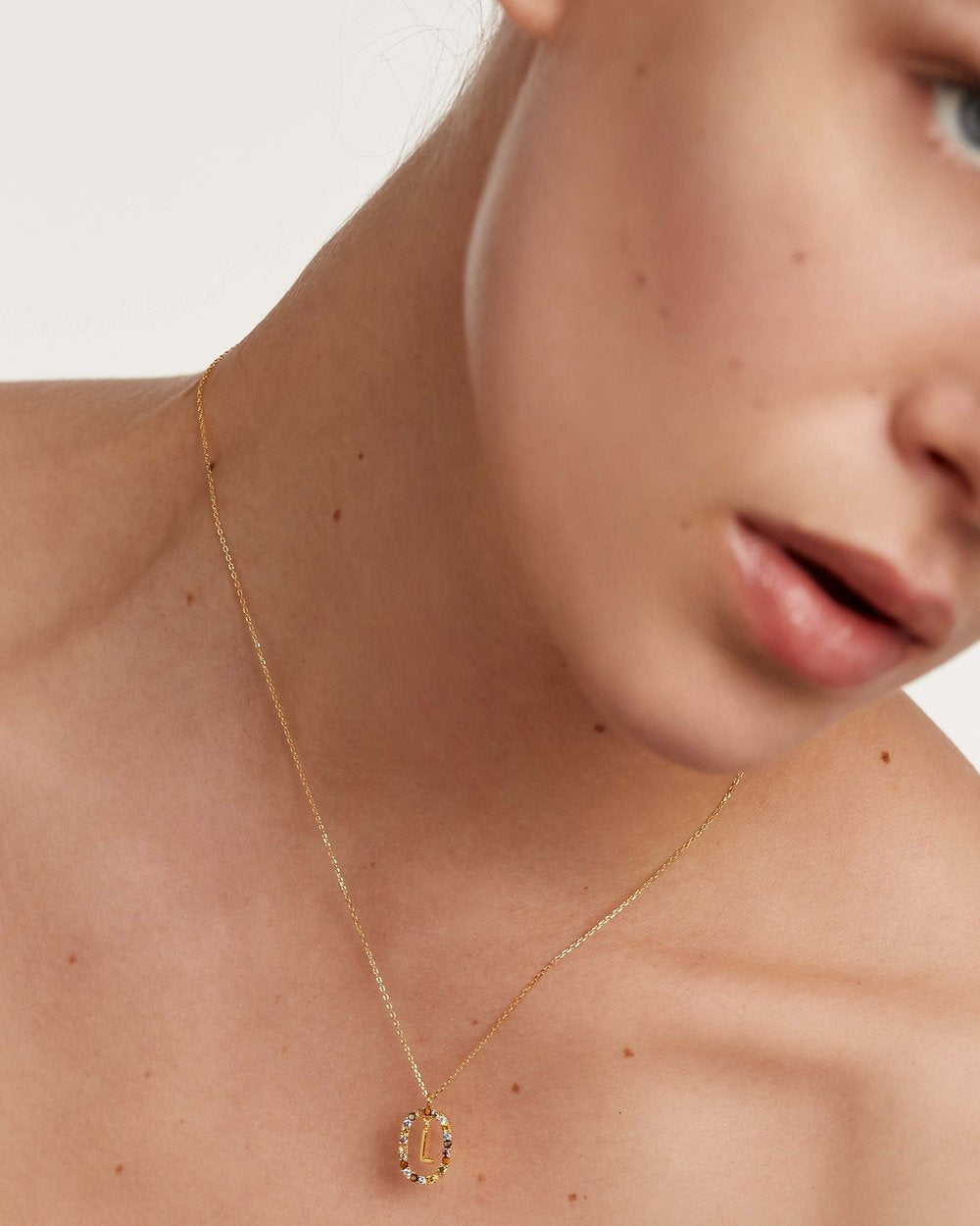 Letter L Circle Necklace CO01-271-U - 03