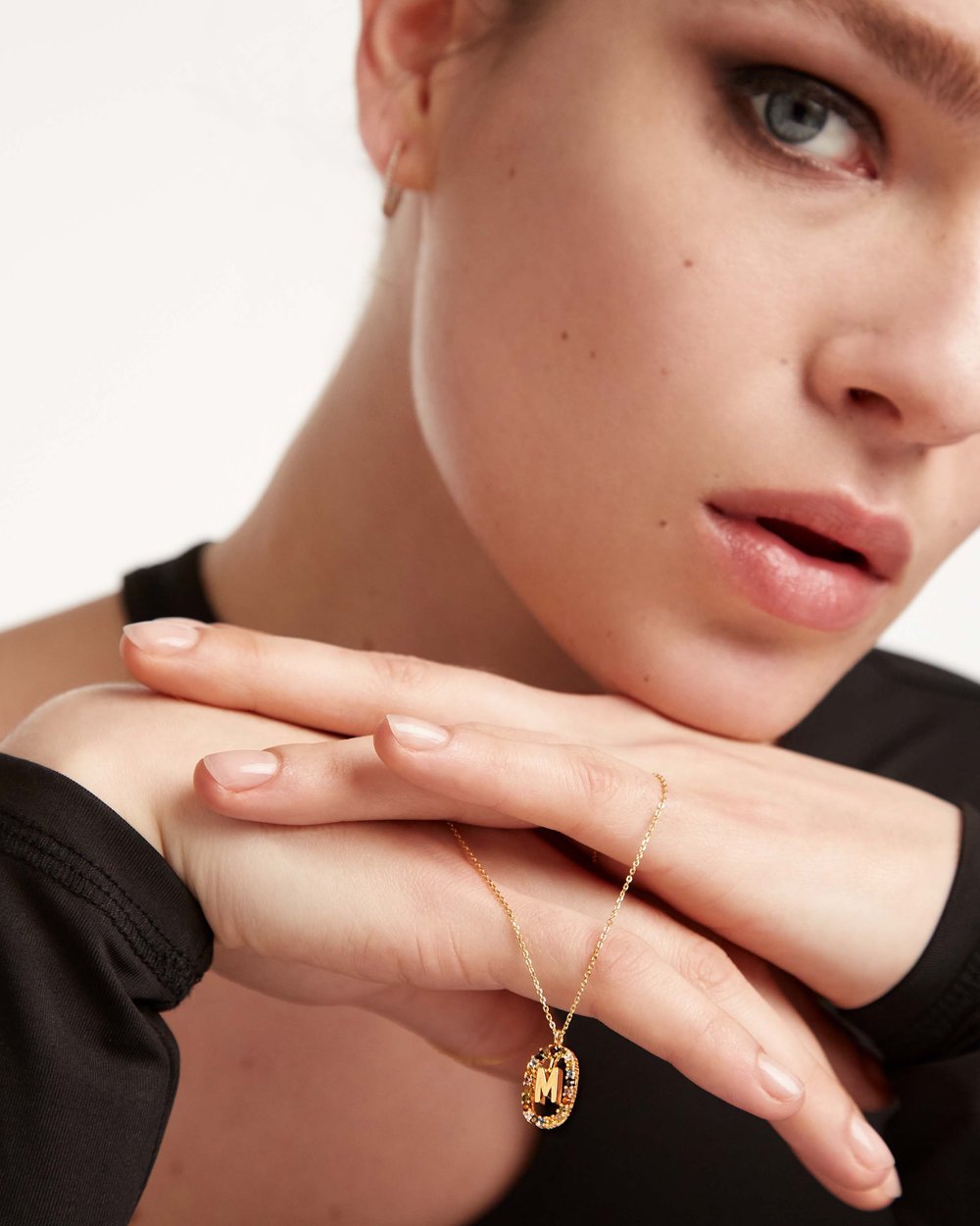 Letter M Circle Necklace CO01-272-U - 04