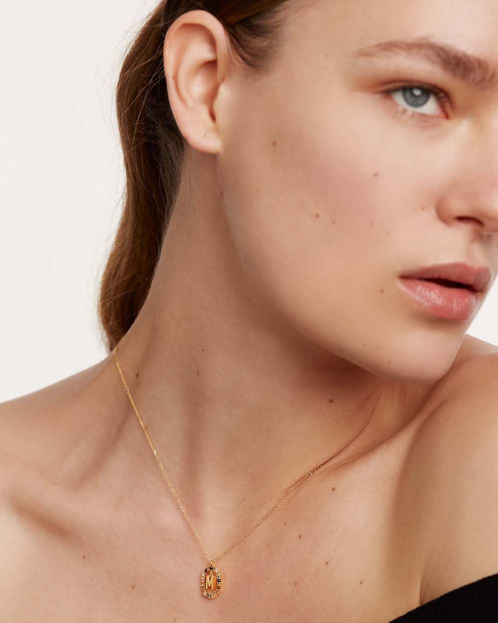 Letter M Circle Necklace CO01-272-U - 05