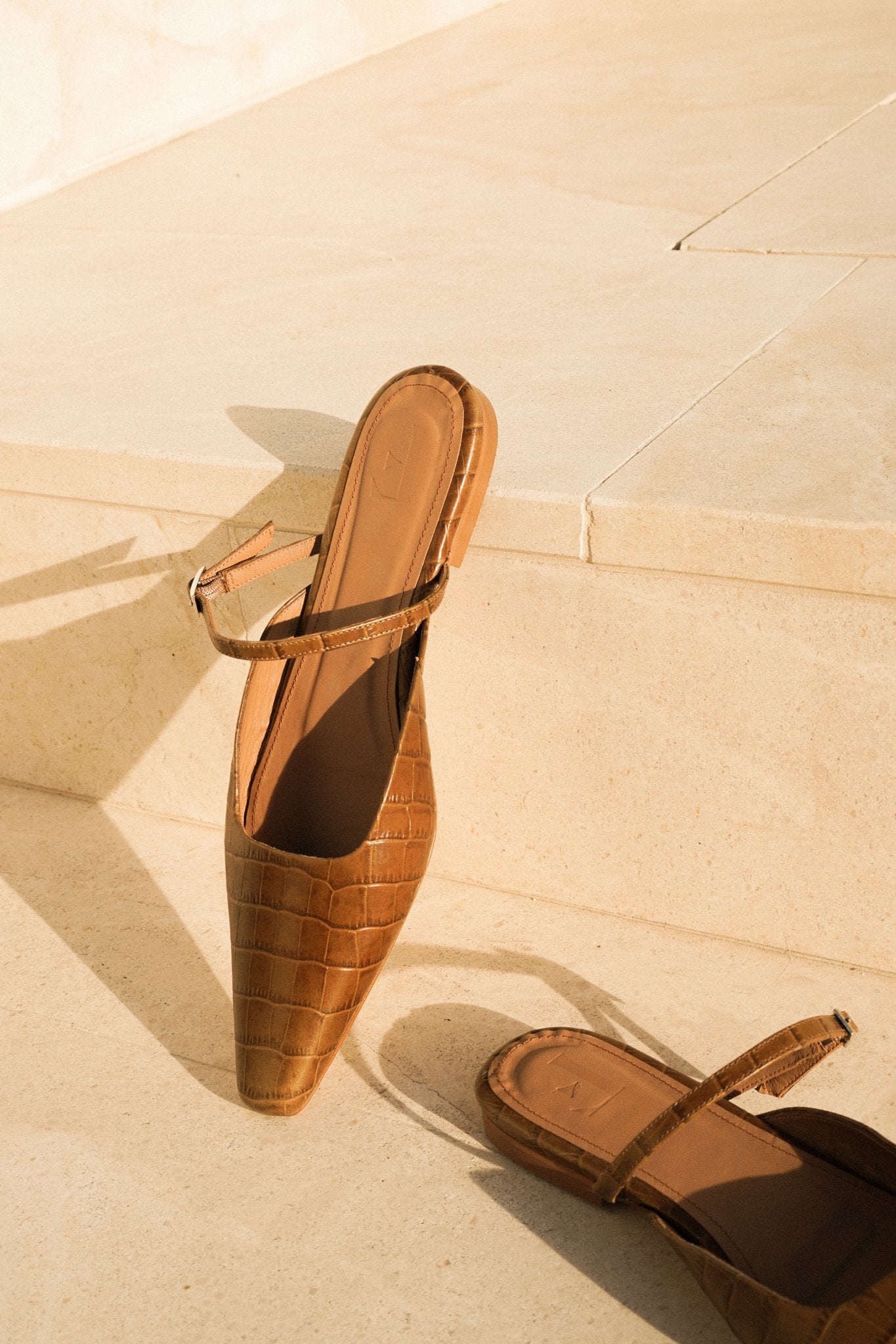 Dolores Cognac Croco Nappa Flats 2010612117-024 - 2