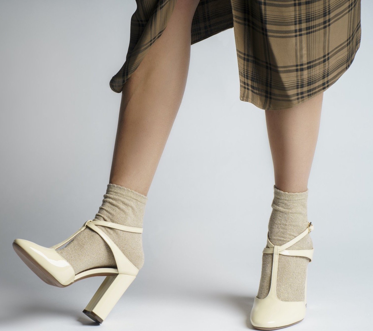 T-Bar Court Shoes In Milk White Patent Leather Heels - 7