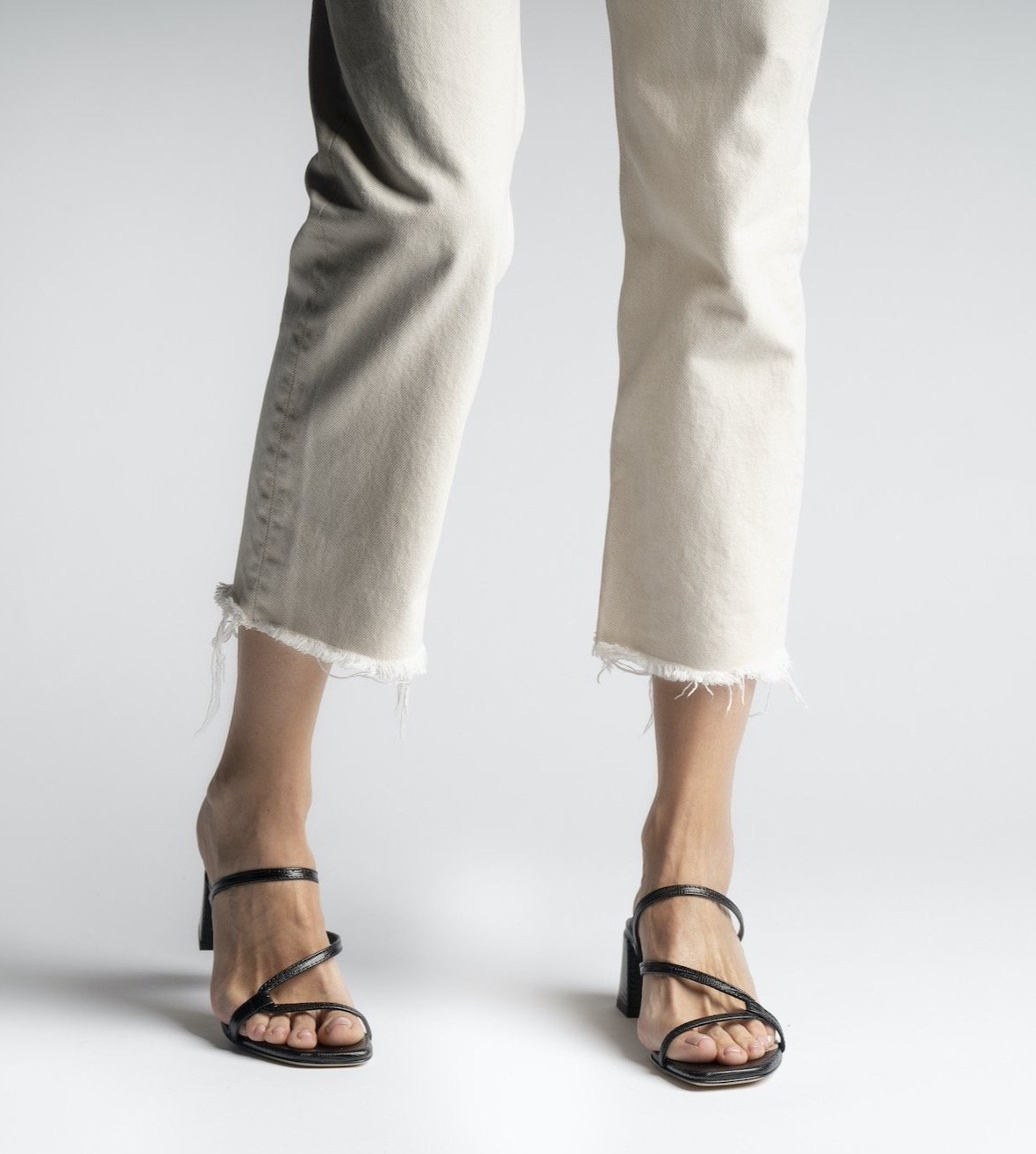 Perla Black Tejus Leather Sandals - 6