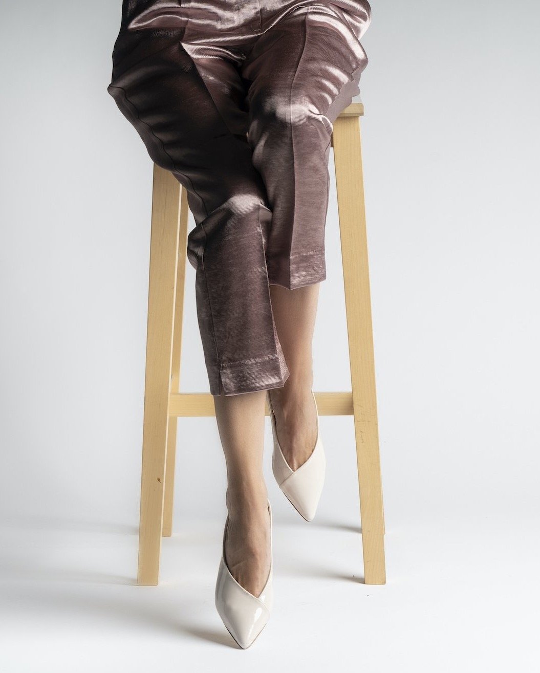 Open Side Flats In White - 5