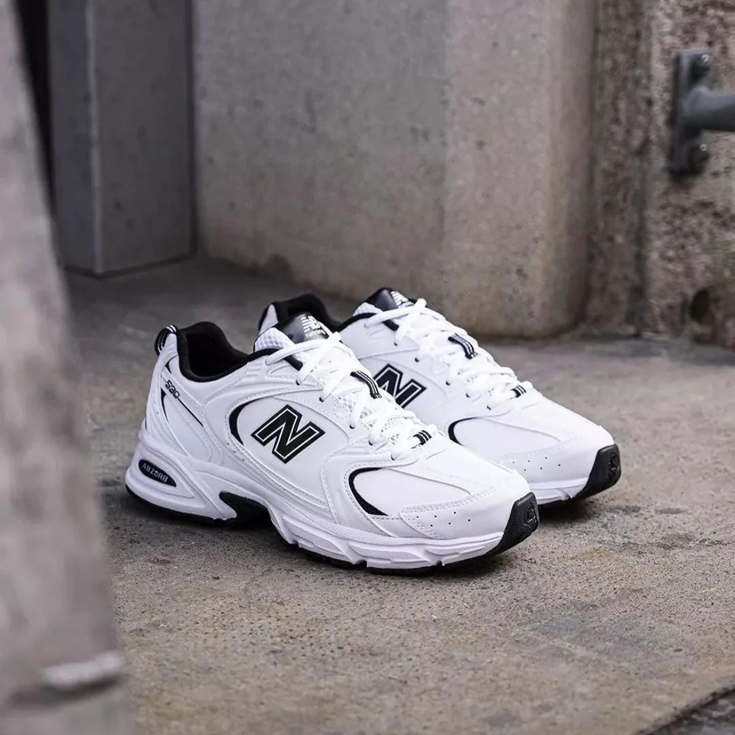 MR530SYB White Black Classic Sneakers MR530SYB - 2