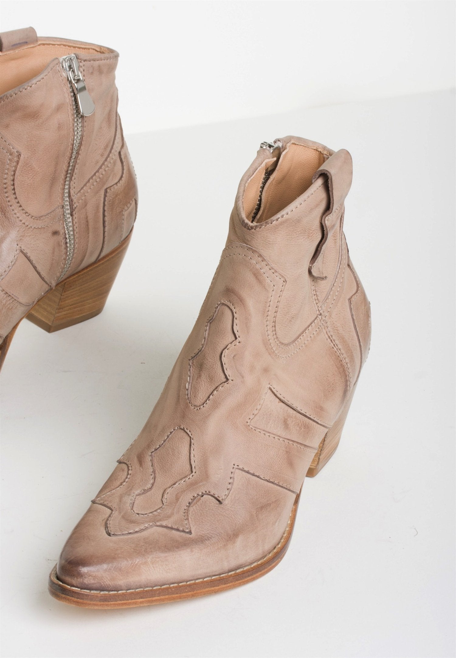 LUCY-TAUPE Western Boots - 2