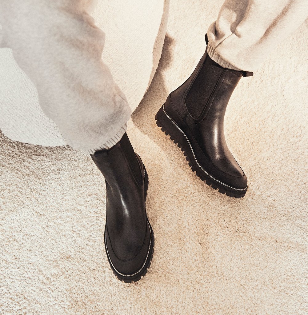 Lowa Black Chelsea Boots 03-016-011-Black - 02