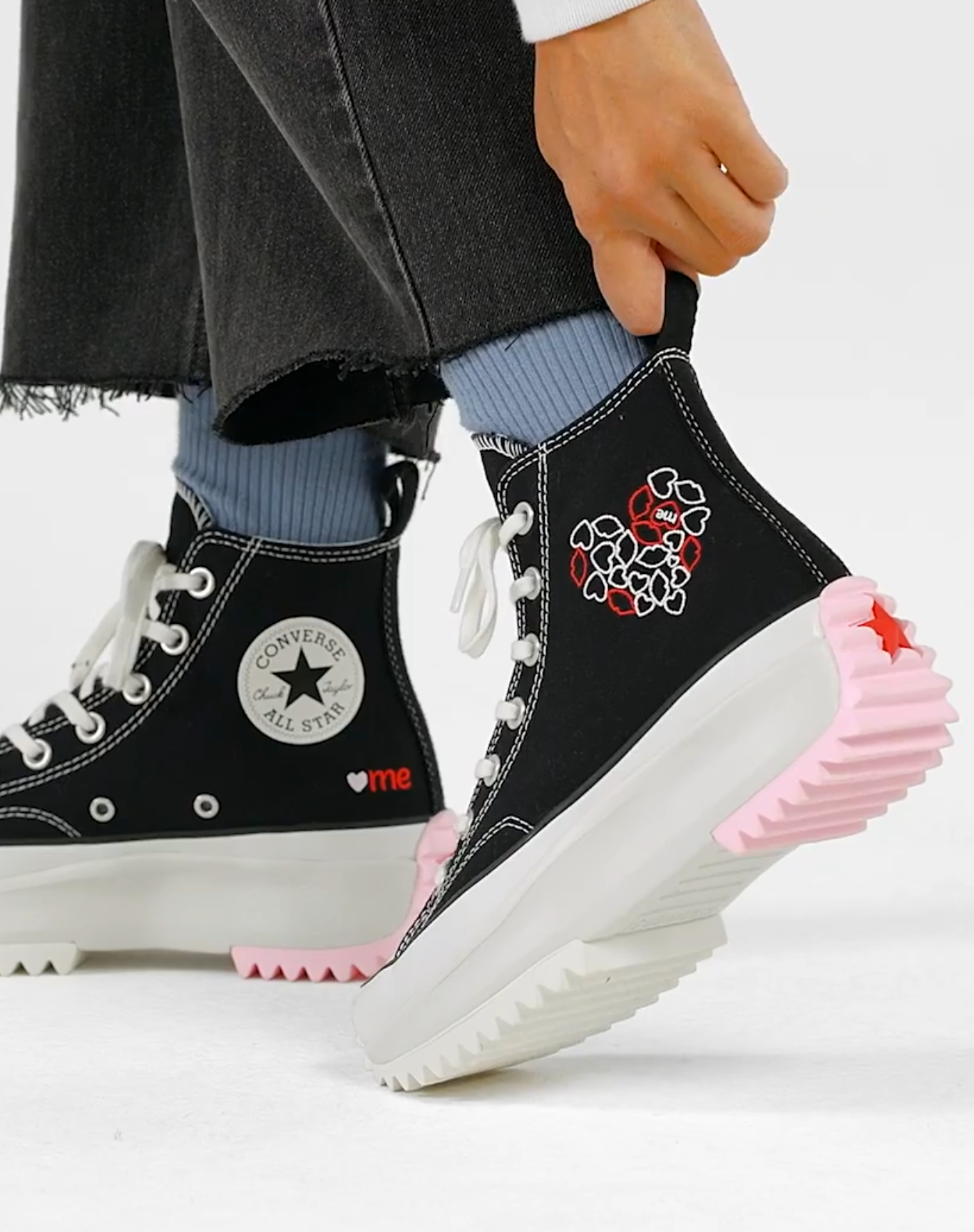 Run Star Hike Hi Embroidered Hearts A01598C - 10