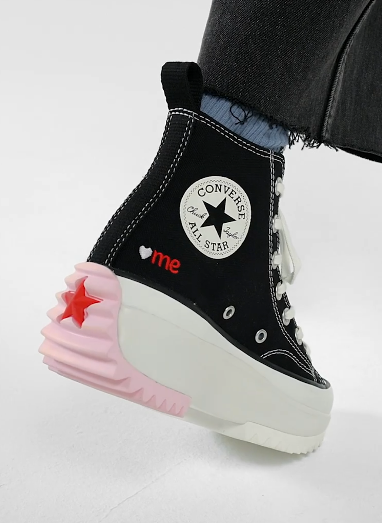 Run Star Hike Hi Embroidered Hearts A01598C - 2