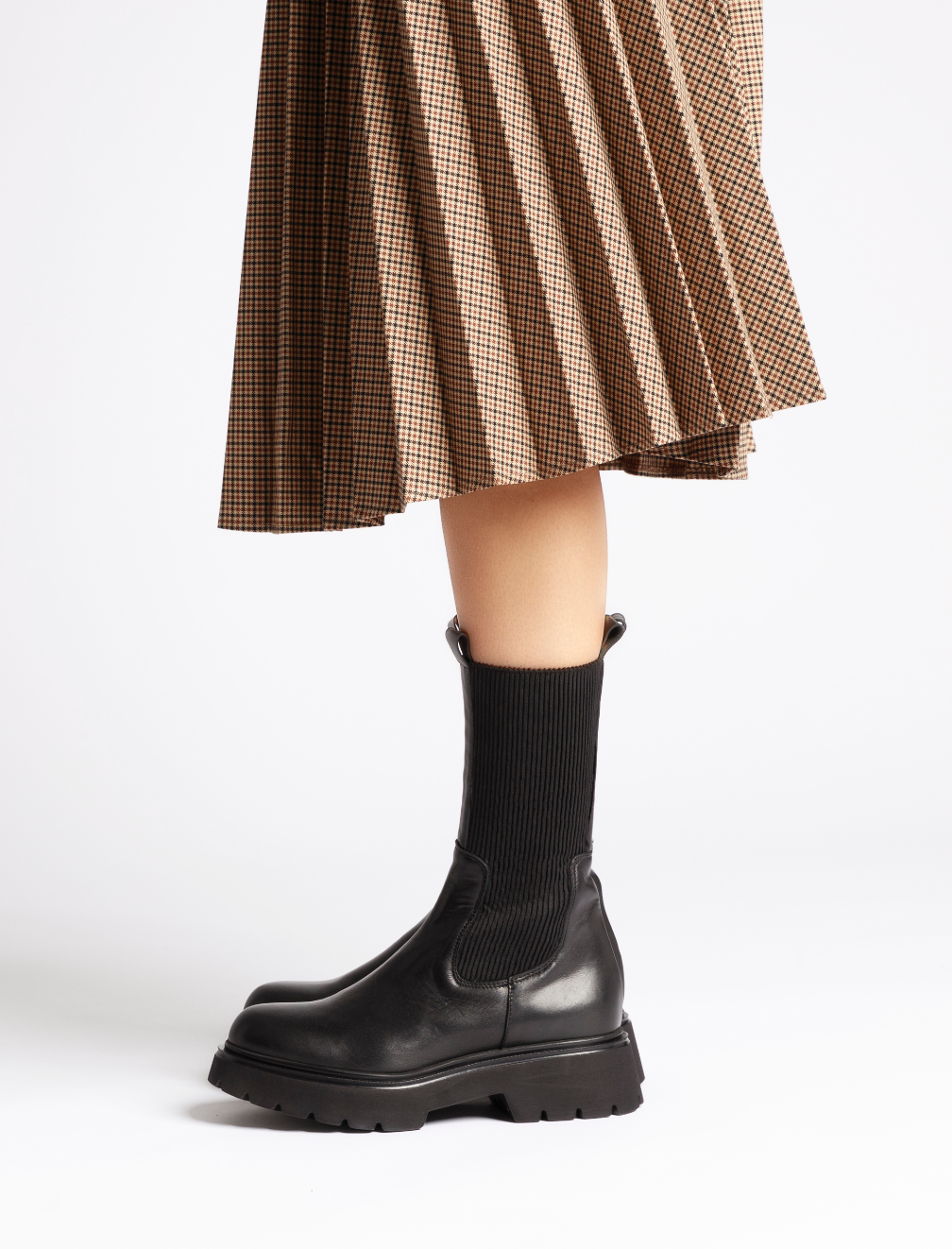 Alexia Black Chelsea Boots ALEXIA-BLK - 2