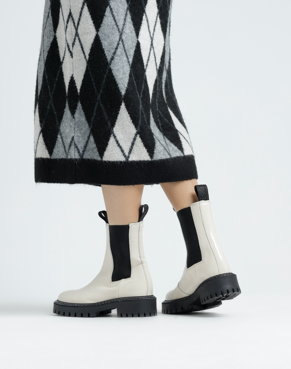 Daze Off White Patent Leather Chelsea Boots LAST1678 - 10
