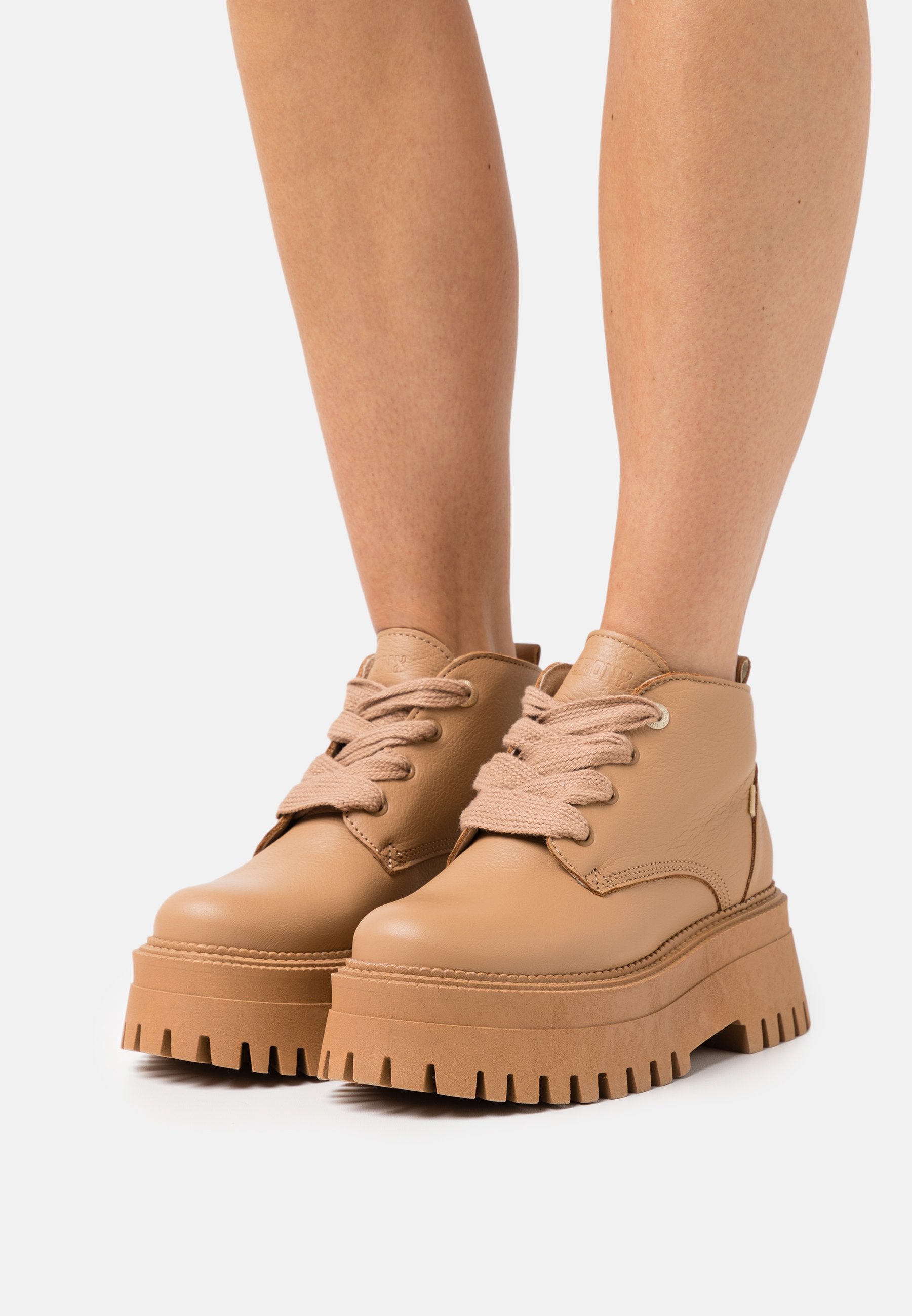 Groovy Lace Up Dark Camel Low Boots 47414-A3586 - 2