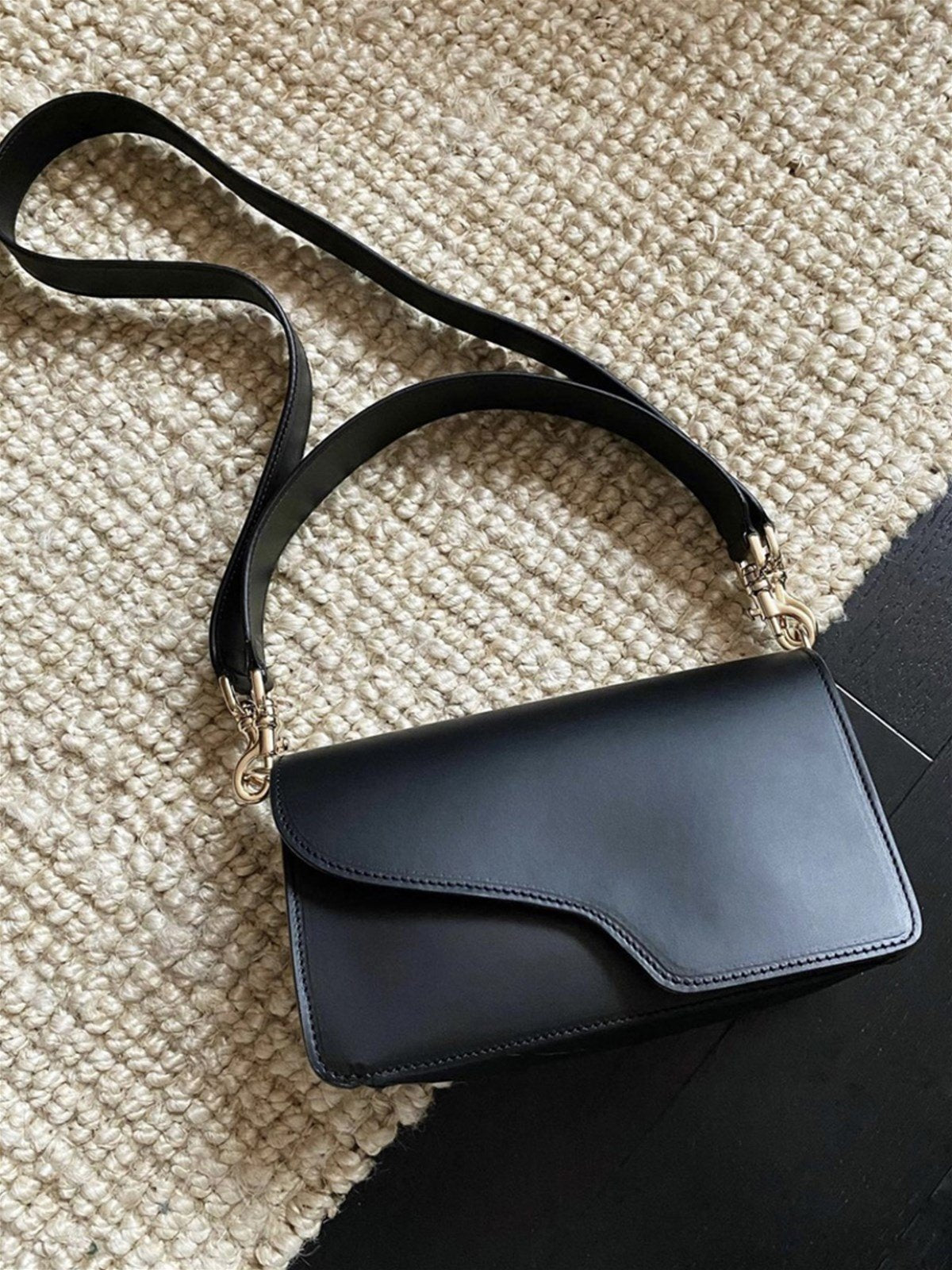 Assisi Black Crossbody Bag Bags