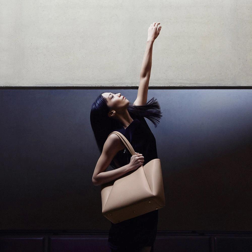 Midi Pyramid Nude Pink Bag Bags