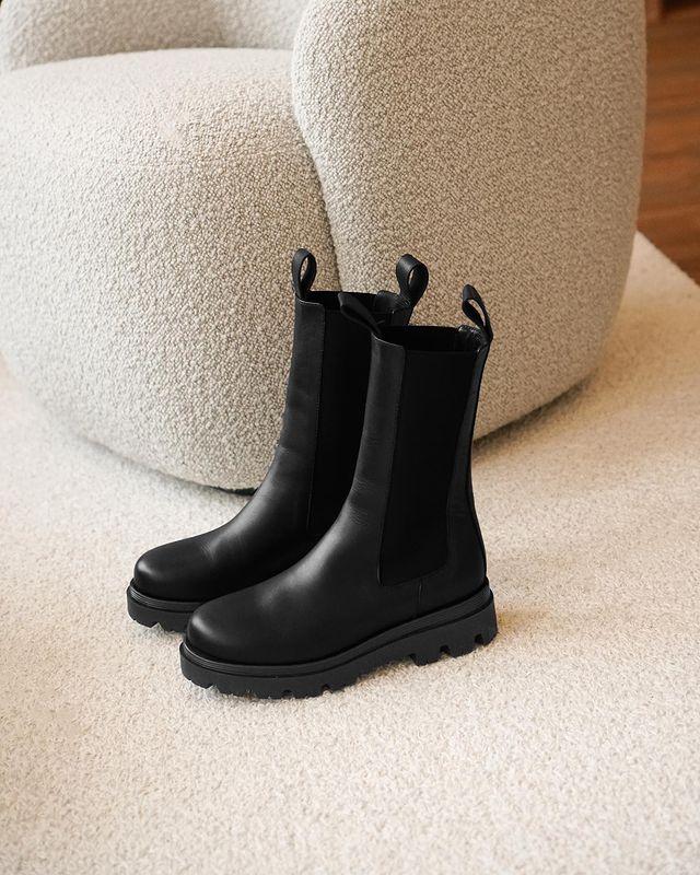 Lia Black Leather Chelsea Boots 20020813901-001 -07