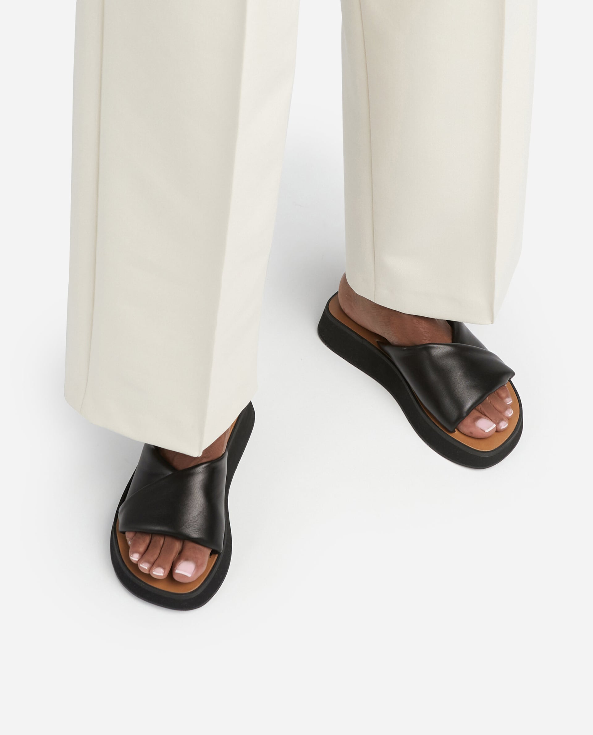 Bea Black Leather Flat Sandals 22010721101-001 - 3