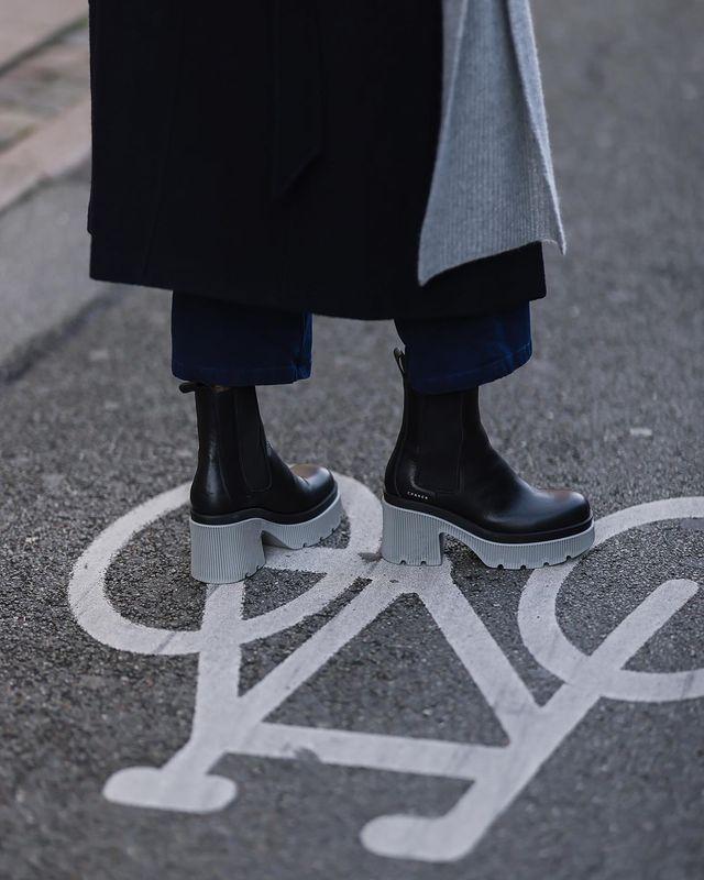 Vitello Black Mid Grey Ankle Boots CHP597 - 2