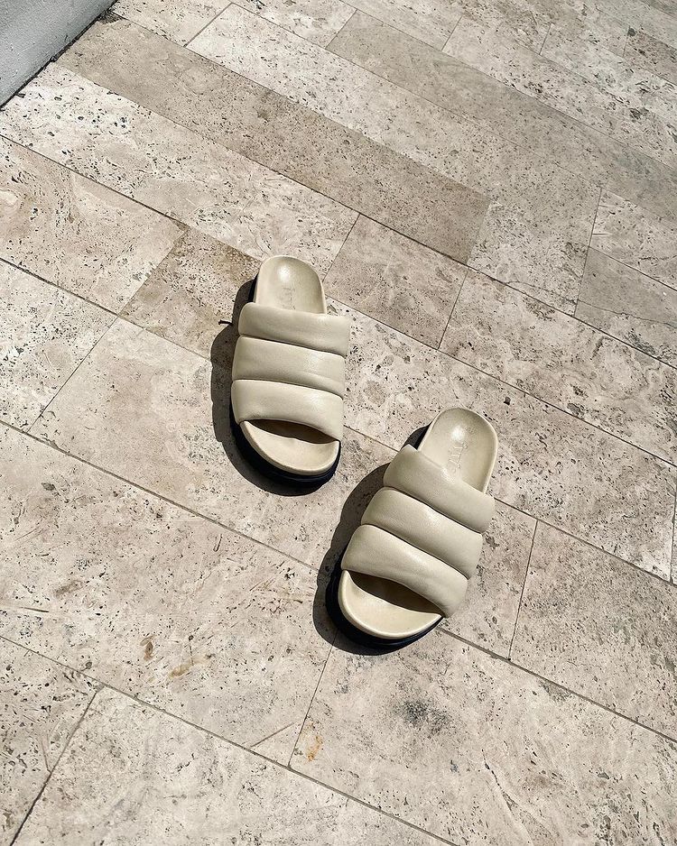 Marley Off White Leather Puffy Sandals 22-021-011 - OFF - 8