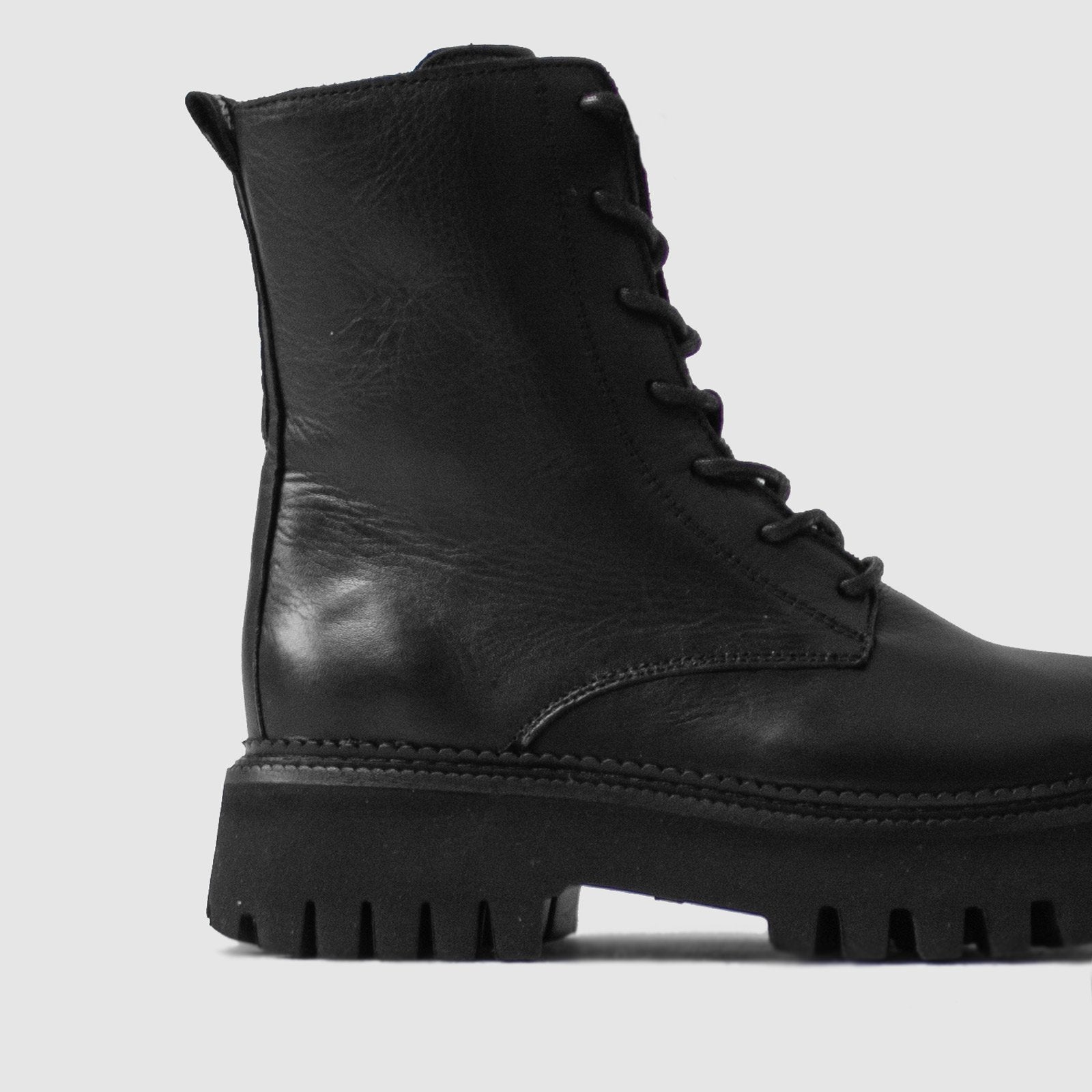 Groovy Hiking Blackl Boots 47283-A01 - 05