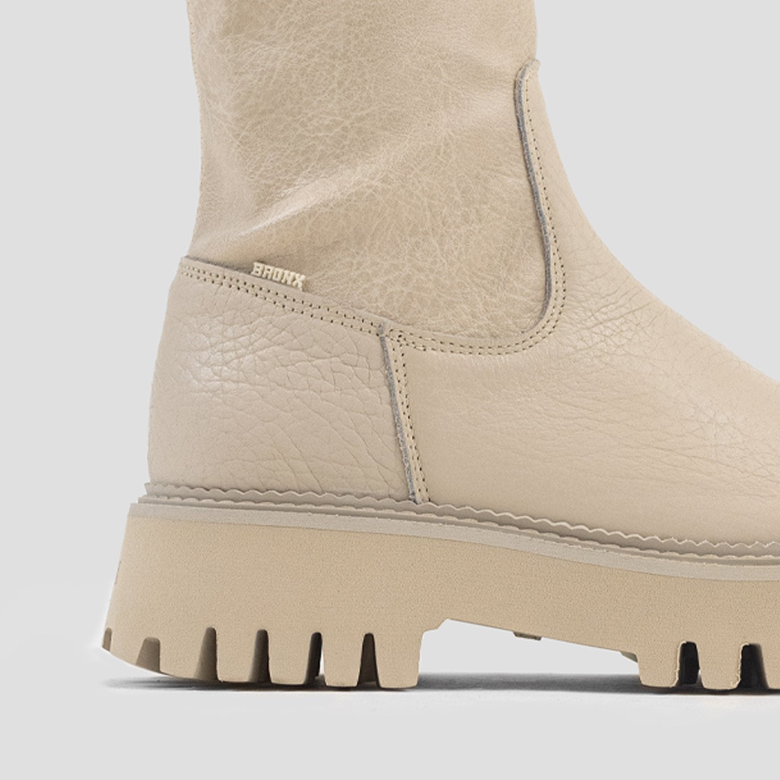 Groovy Stretch Winter White Chelsea Boots 47358-G1257 - 10