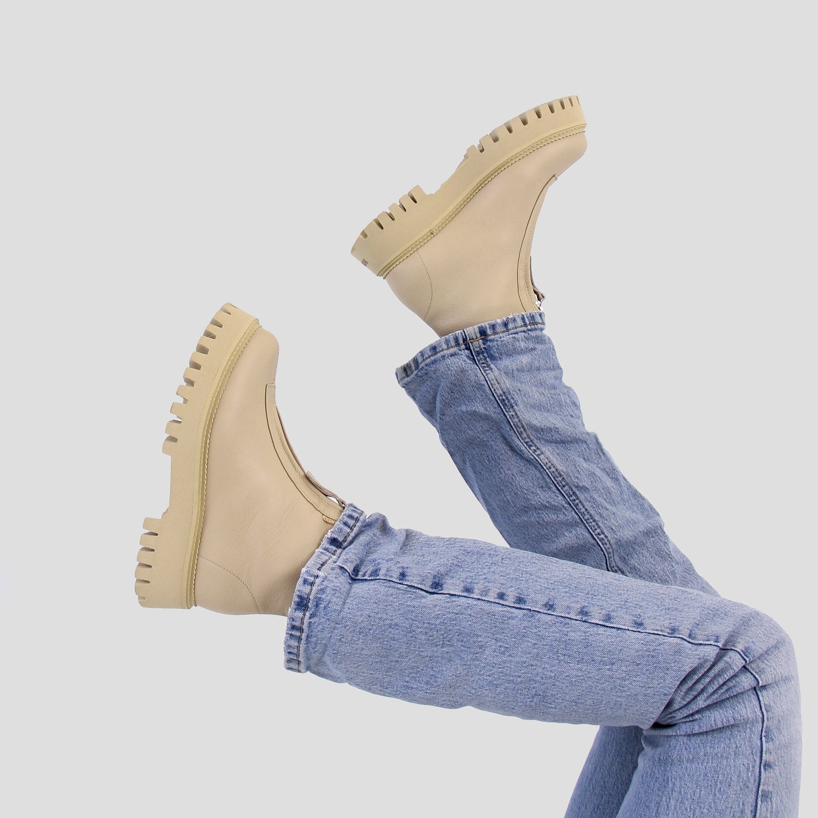 Groovy Front Zip Camel Boots 47369-A25 - 09