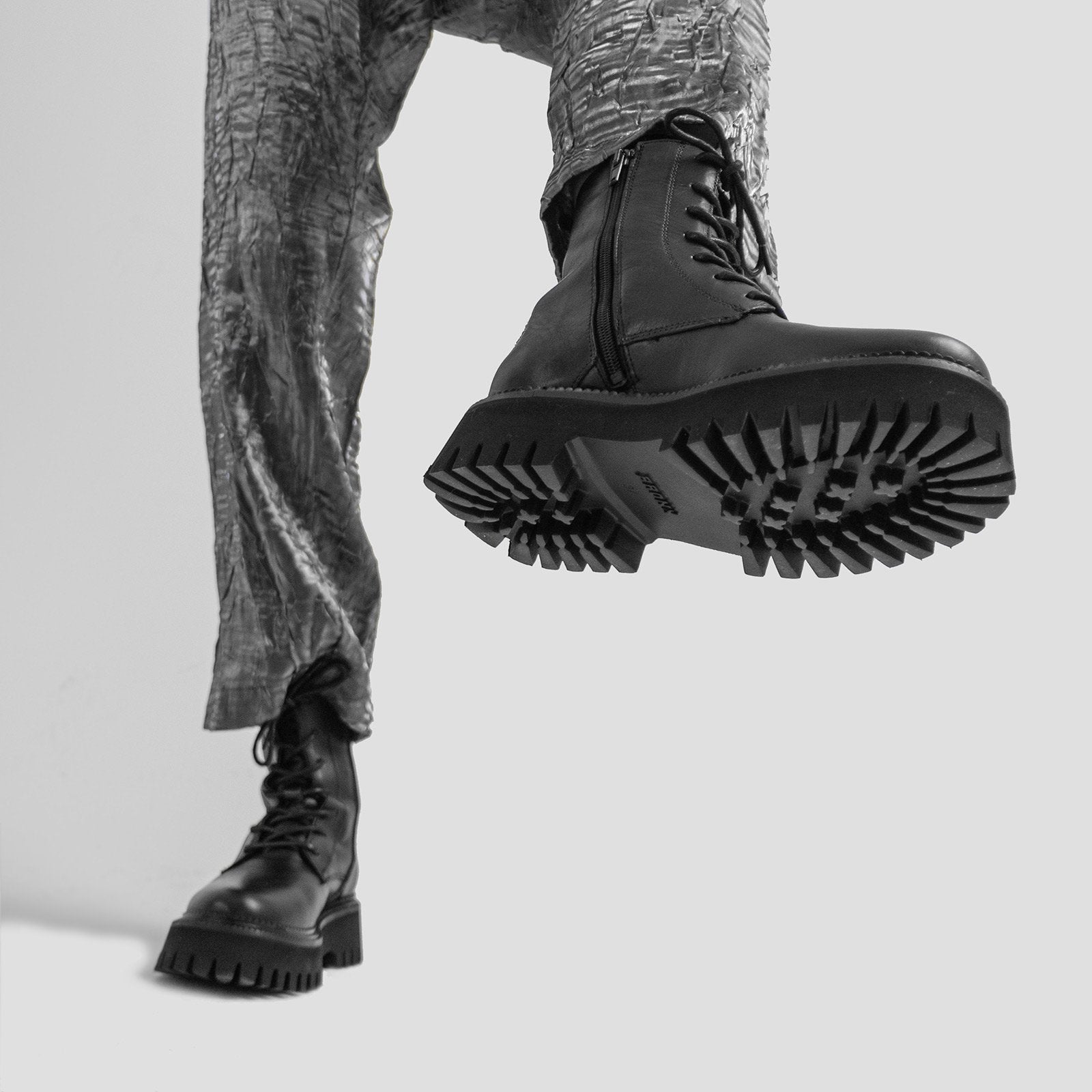 Groovy Hiking Blackl Boots 47283-A01 - 10