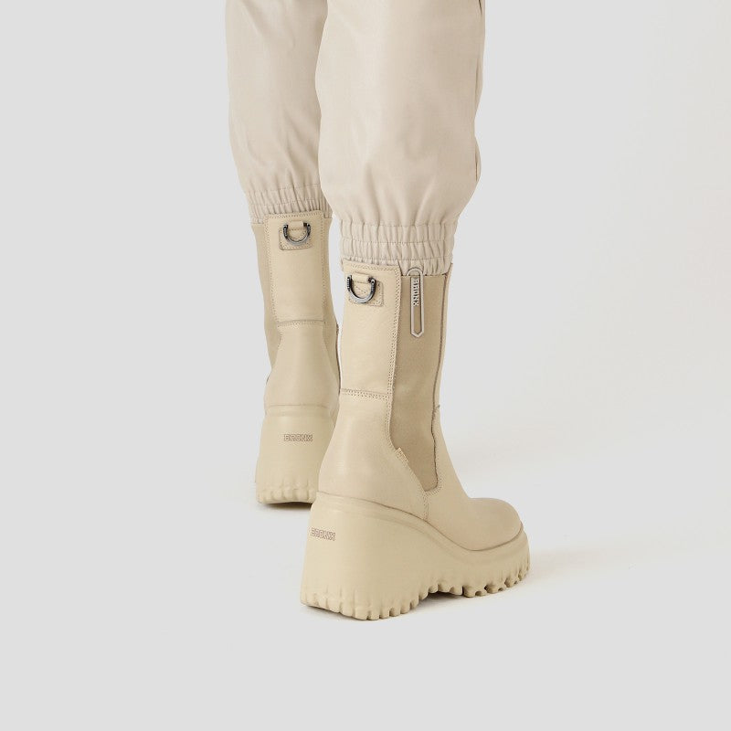 Curvy Chelsea Camel Boots 47365-A25 - 08