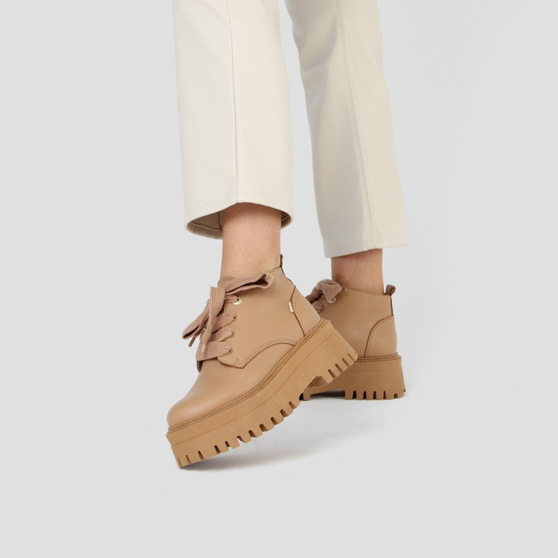 Groovy Lace Up Dark Camel Low Boots 47414-A3586 - 6a