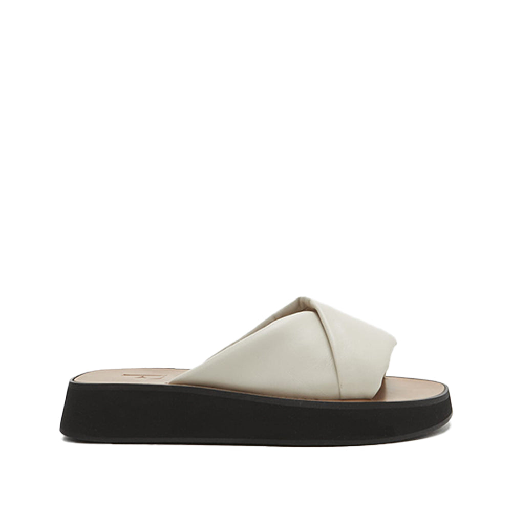 Bea Creme Leather Flat Sandals 22010721101-015 - 1
