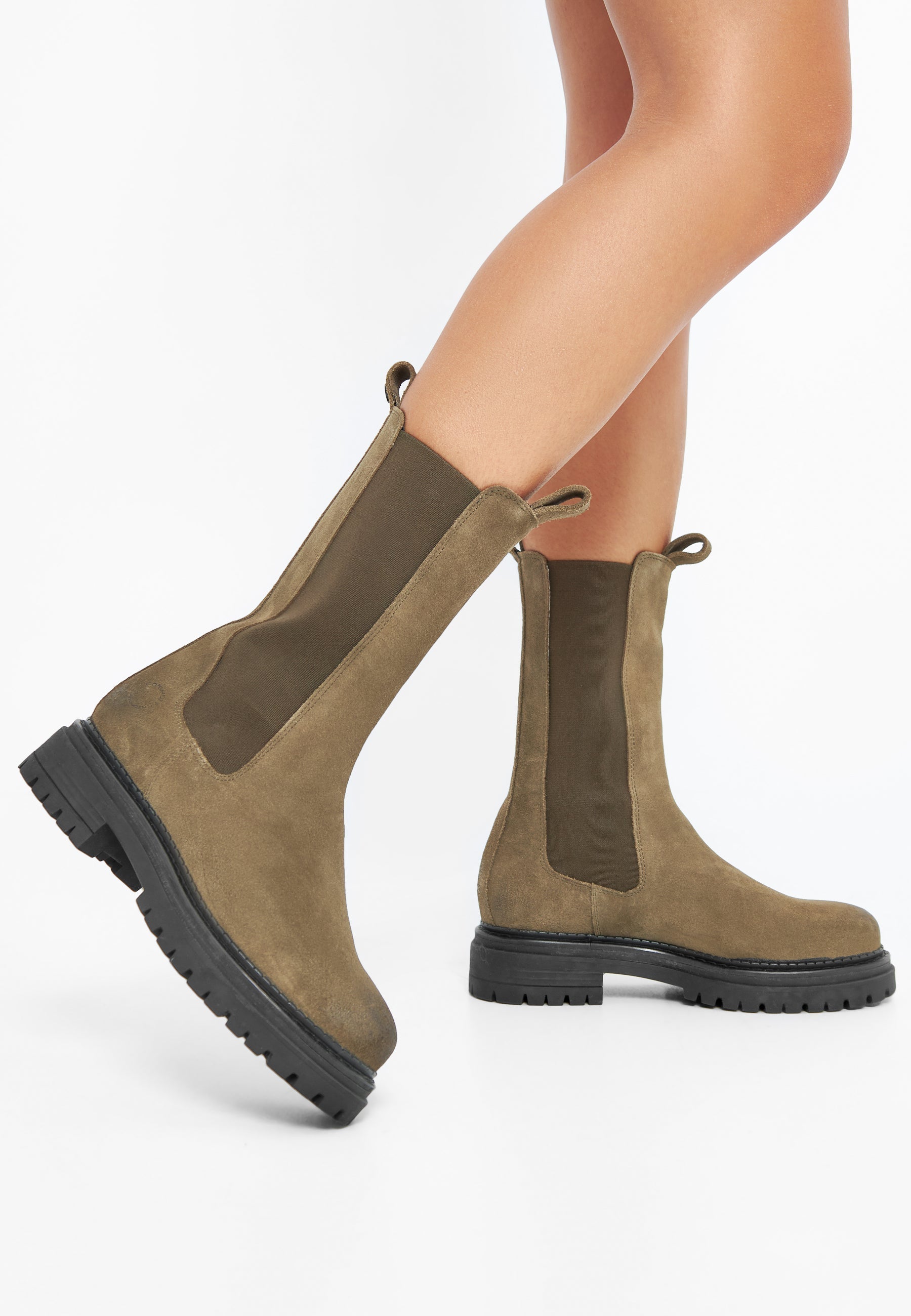 CASHOTT CASHANNAH Chelsea Boot High Cut Suede Chelsea Olive