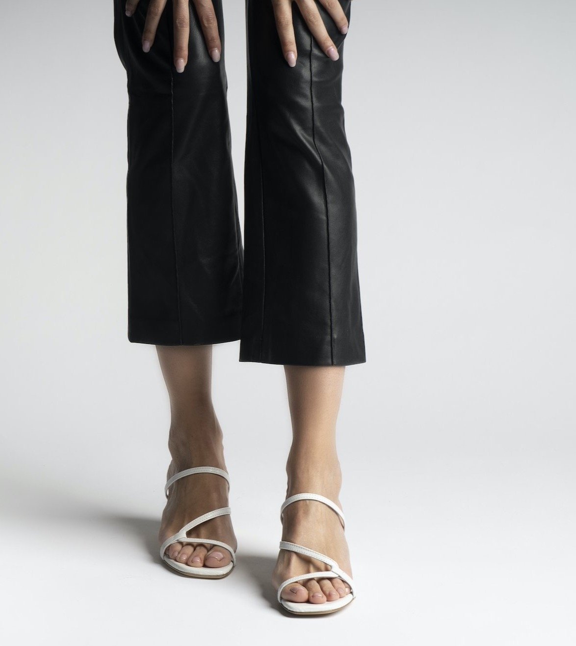 Perla White Tejus Leather Sandals - 5