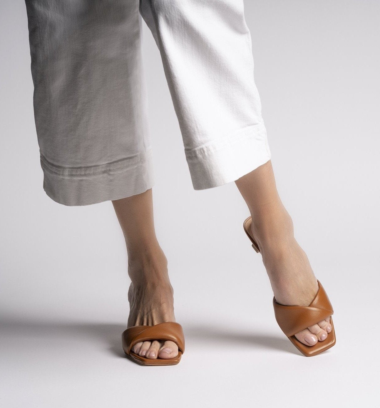 Haya Cognac Soft Leather Sandals - 9