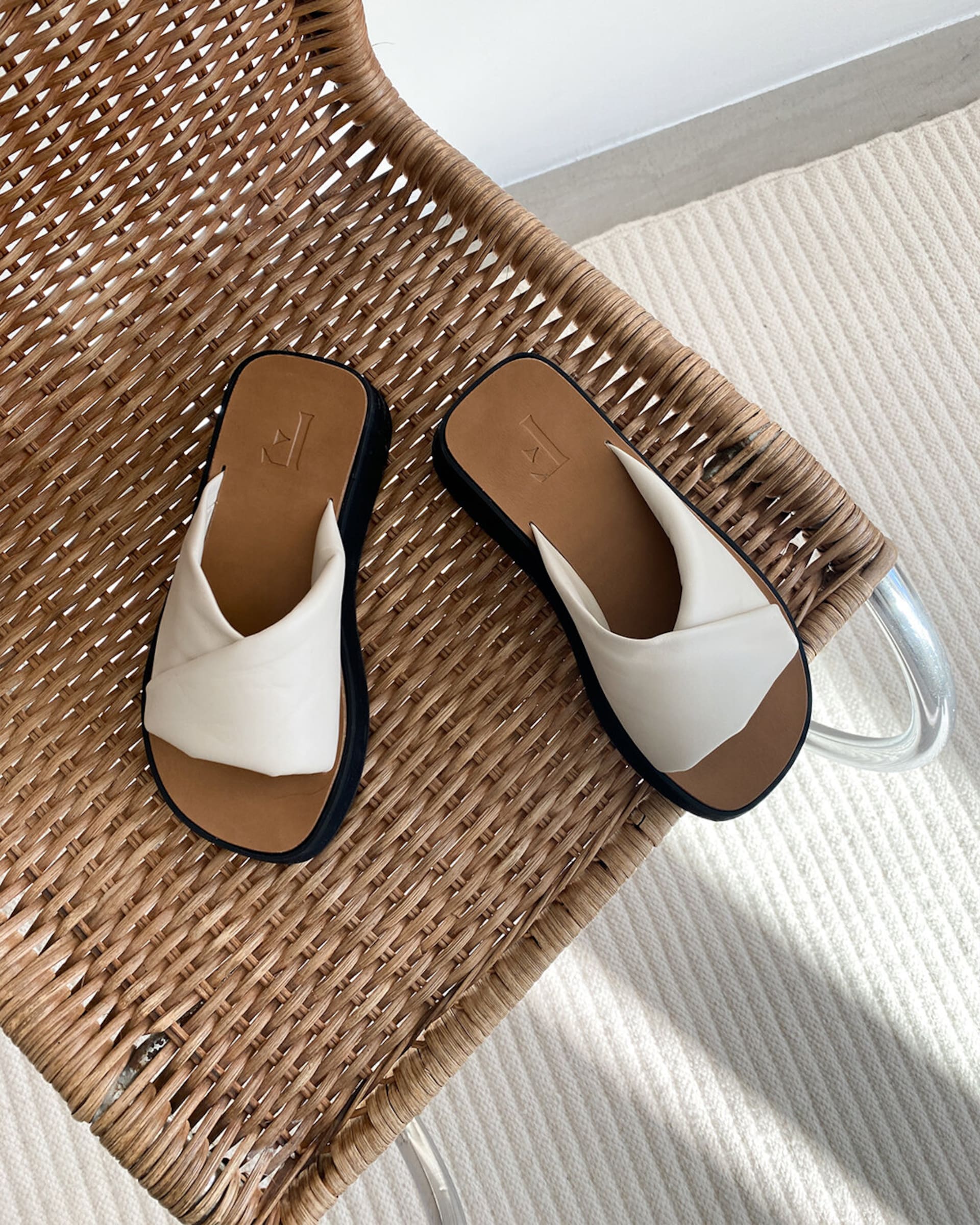 Bea Creme Leather Flat Sandals 22010721101-015 - 2