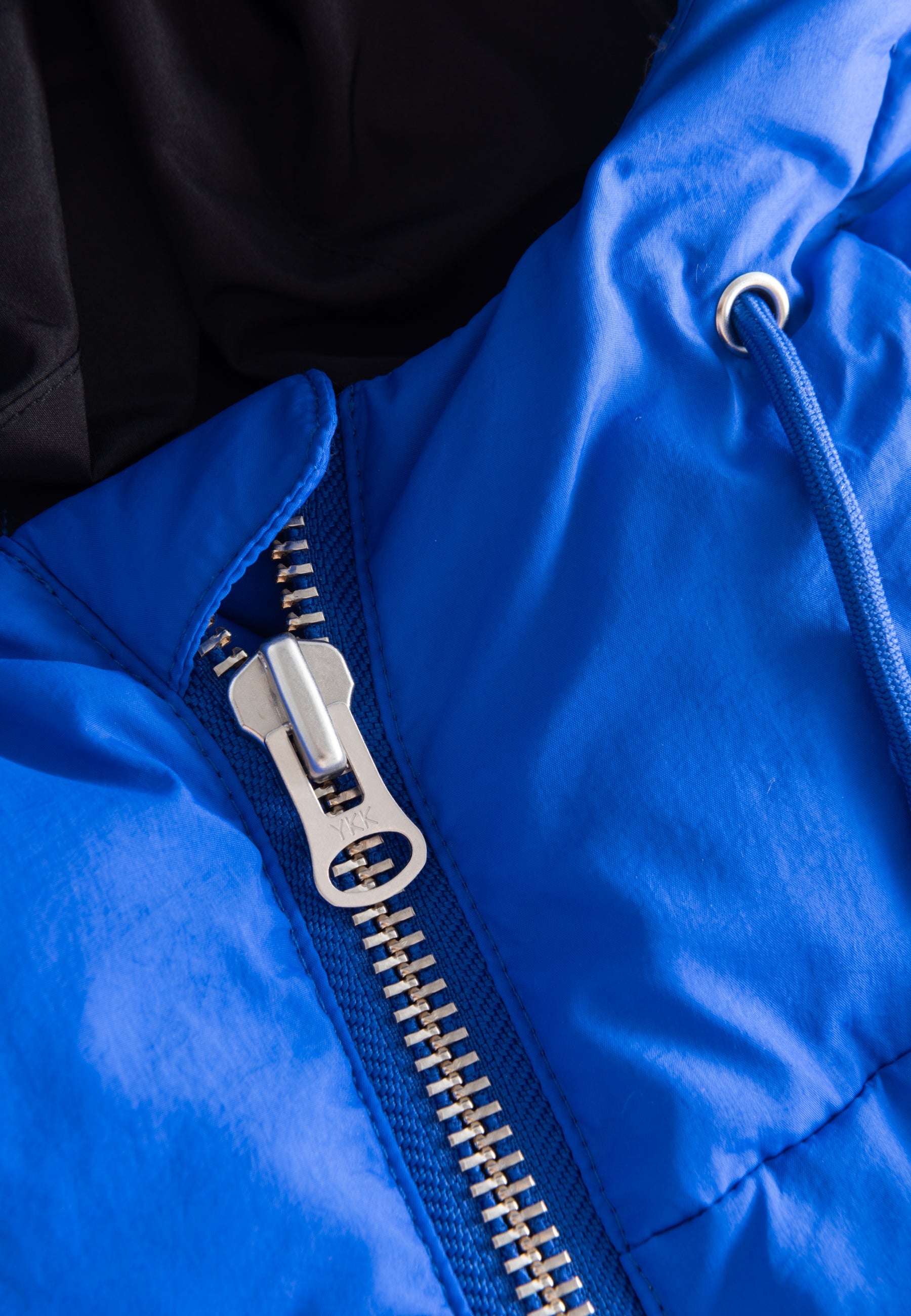 LÄST Hooded Puffer Neckwarmer - Brilliant Blue/Black Neckwarmer Brilliant Blue/Black