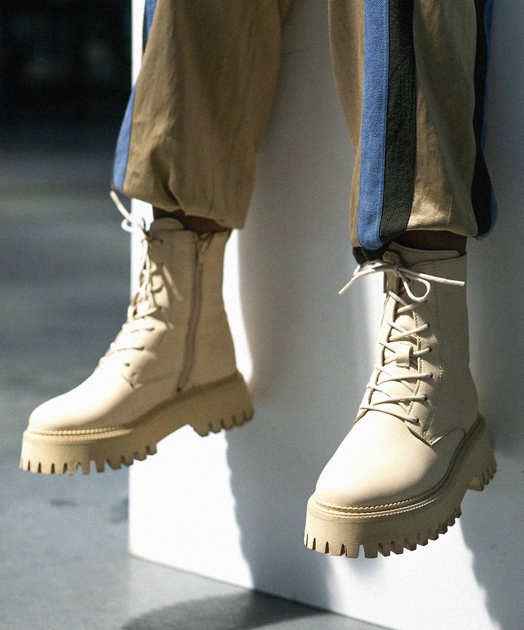 Groovy Hiking Camel Boots - 2