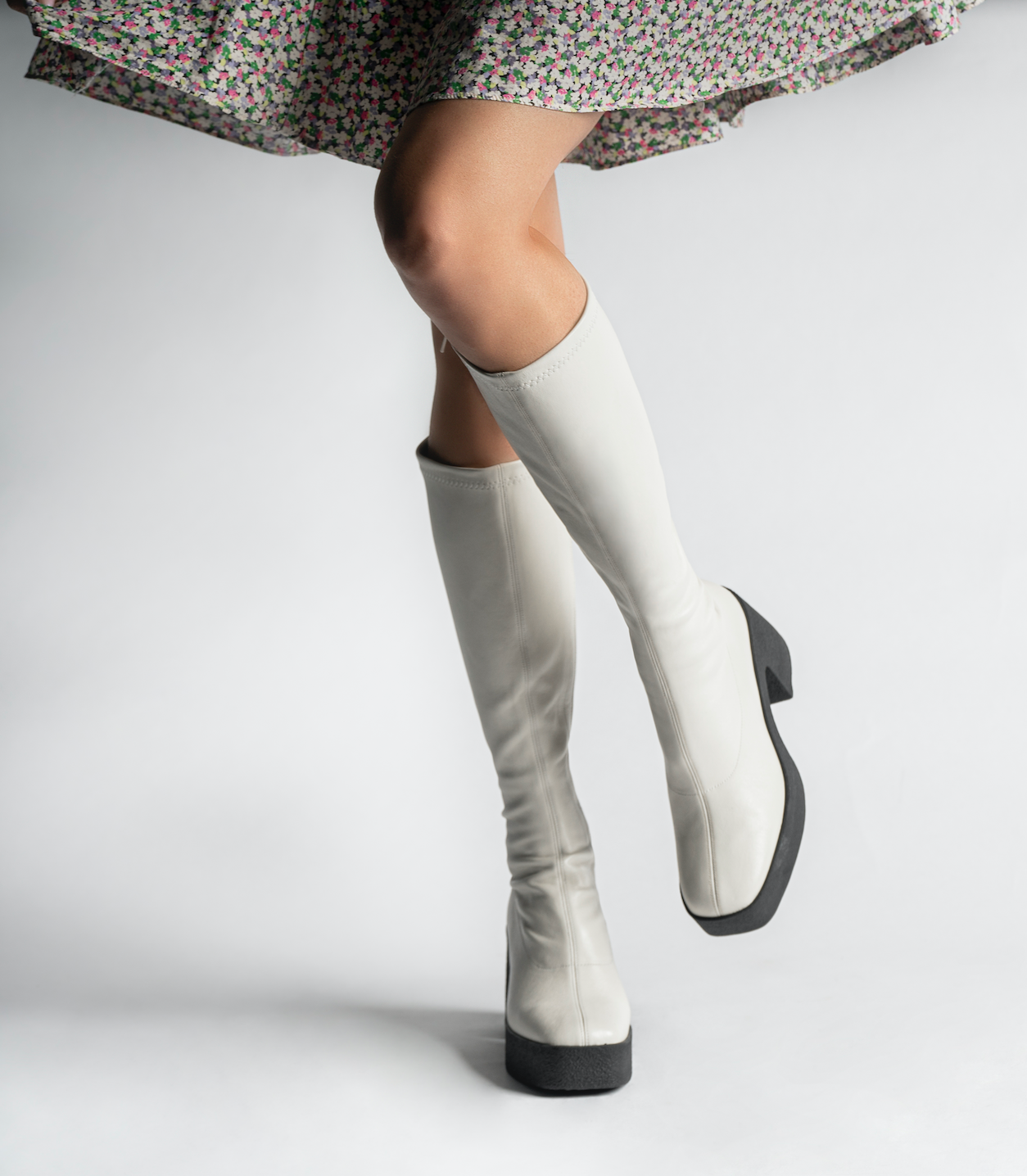 Izumi Off White Stretch Leather Chunky Boots - 10