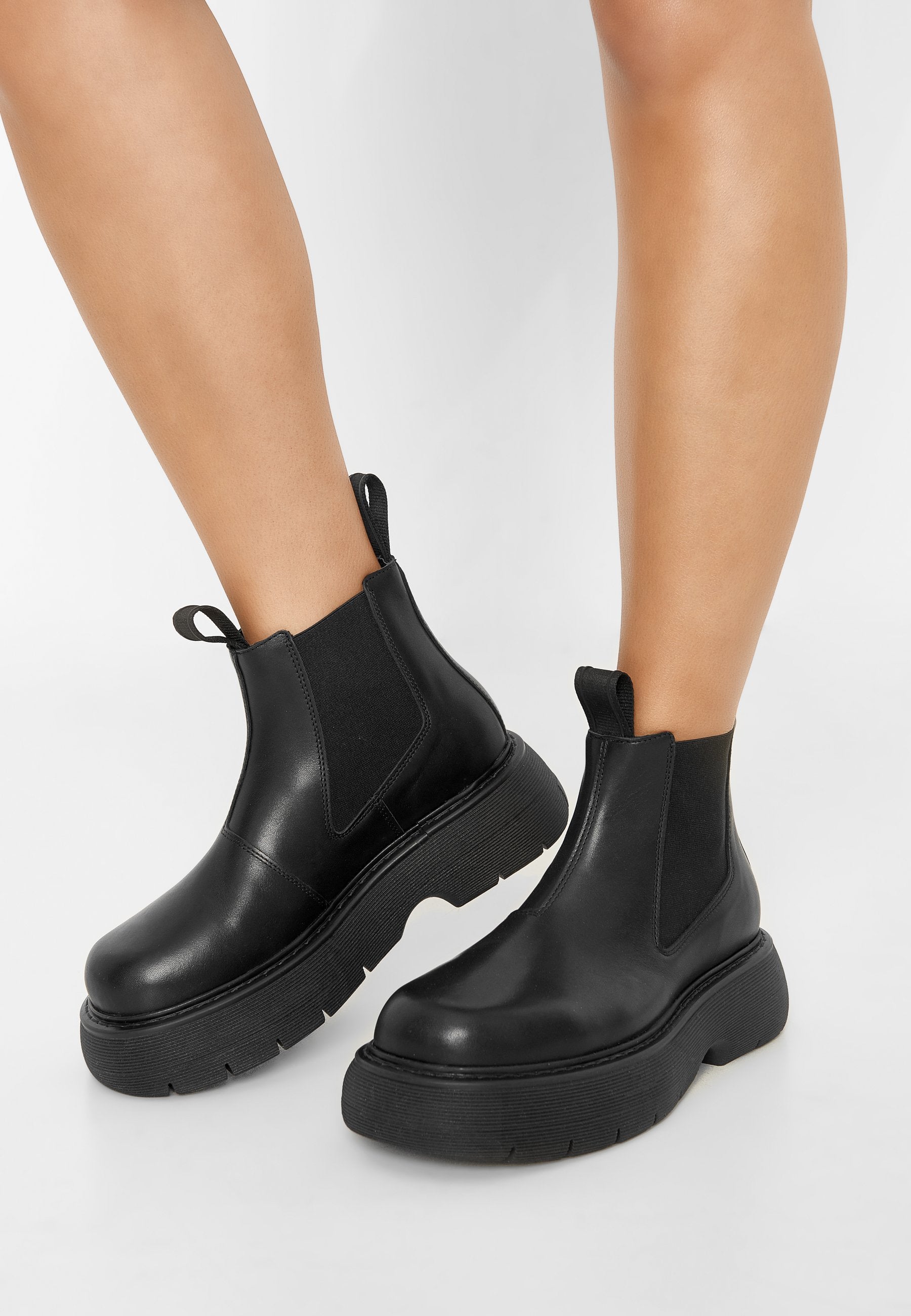 Ella Black Leather Chelsea Boots LAST1474 - 2