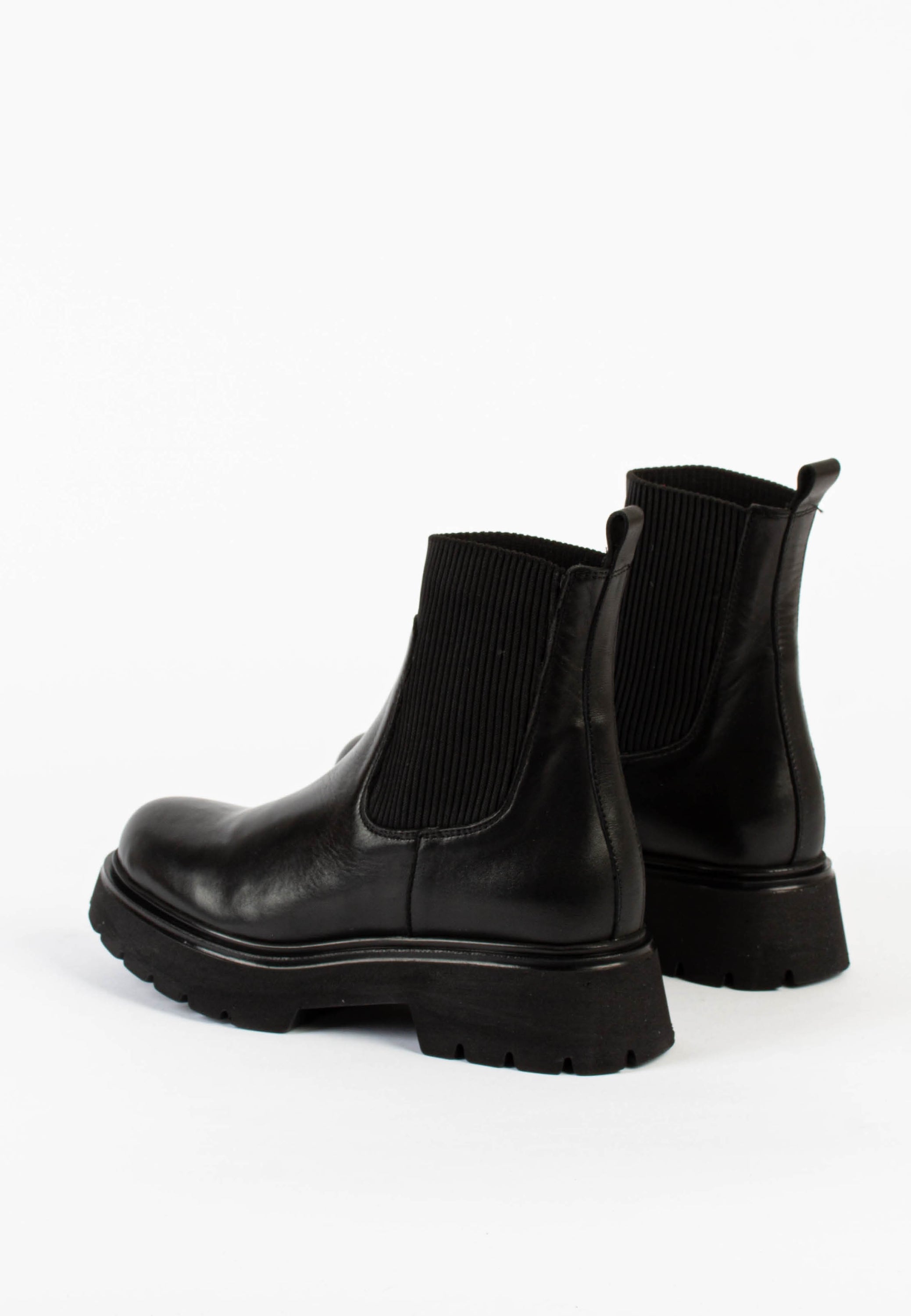Lorrie Black Chelsea Boots LORRIE-BLK - 6