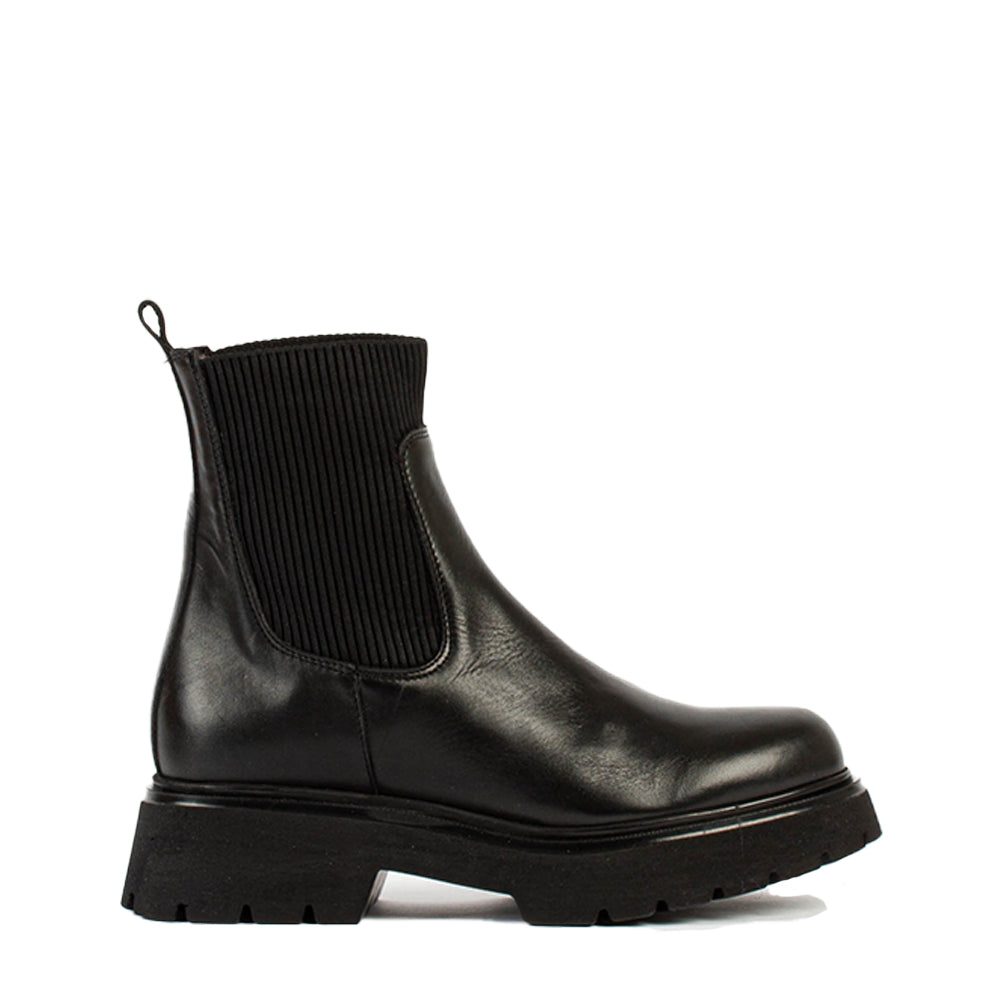 Lorrie Black Chelsea Boots LORRIE-BLK - 1