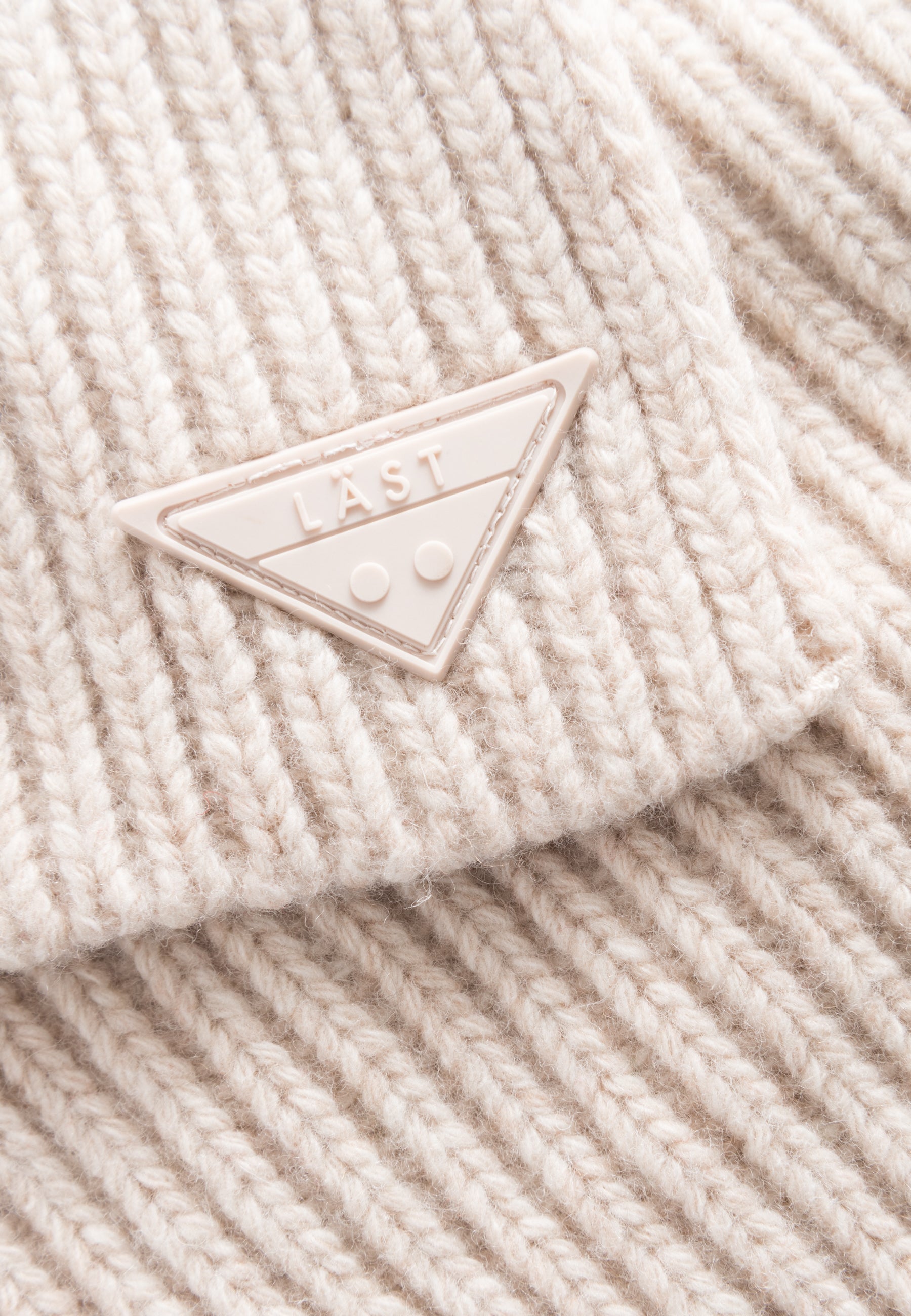 LÄST Neckwarmer - Beige Neckwarmer Beige