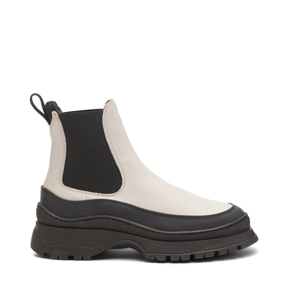 Trail Off White Chelsea Boots LAST1377 - 01