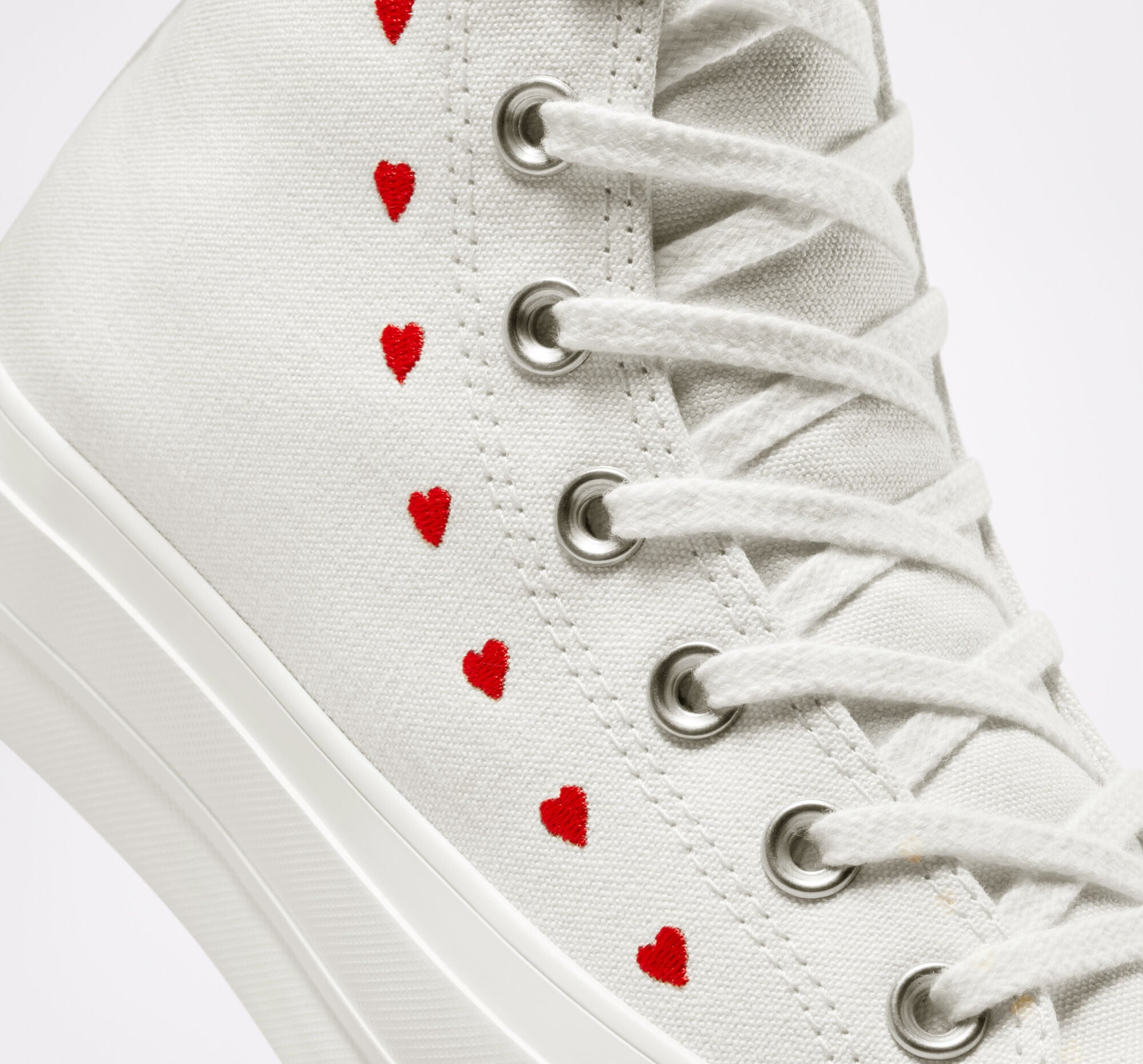 Chuck Taylor All Star Lift Embroidered Hearts A01599C - 3