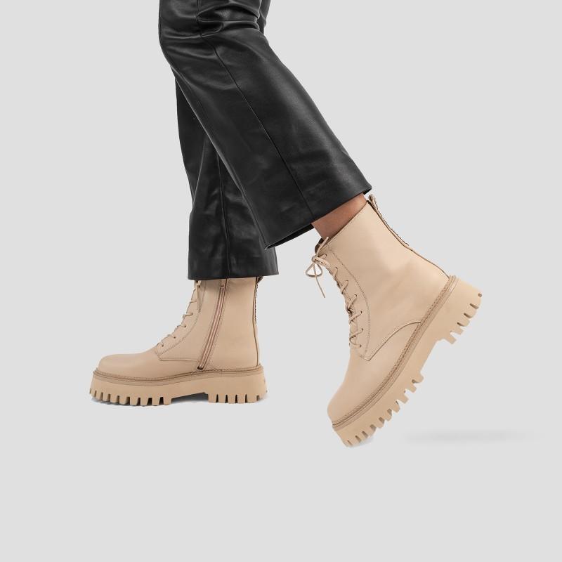 Groovy Hiking Camel Boots - 10